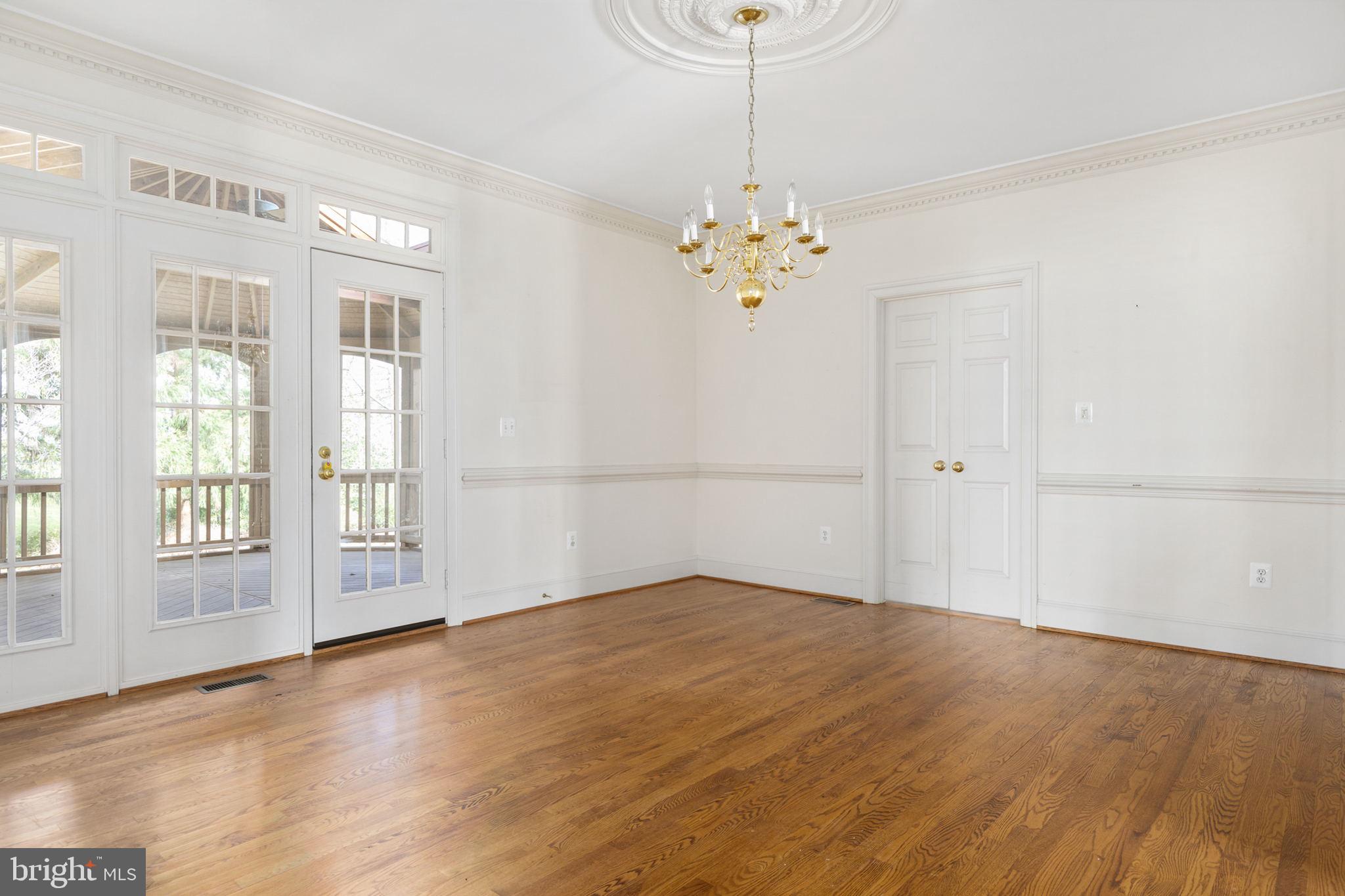 WOODLEA MANOR - Residential