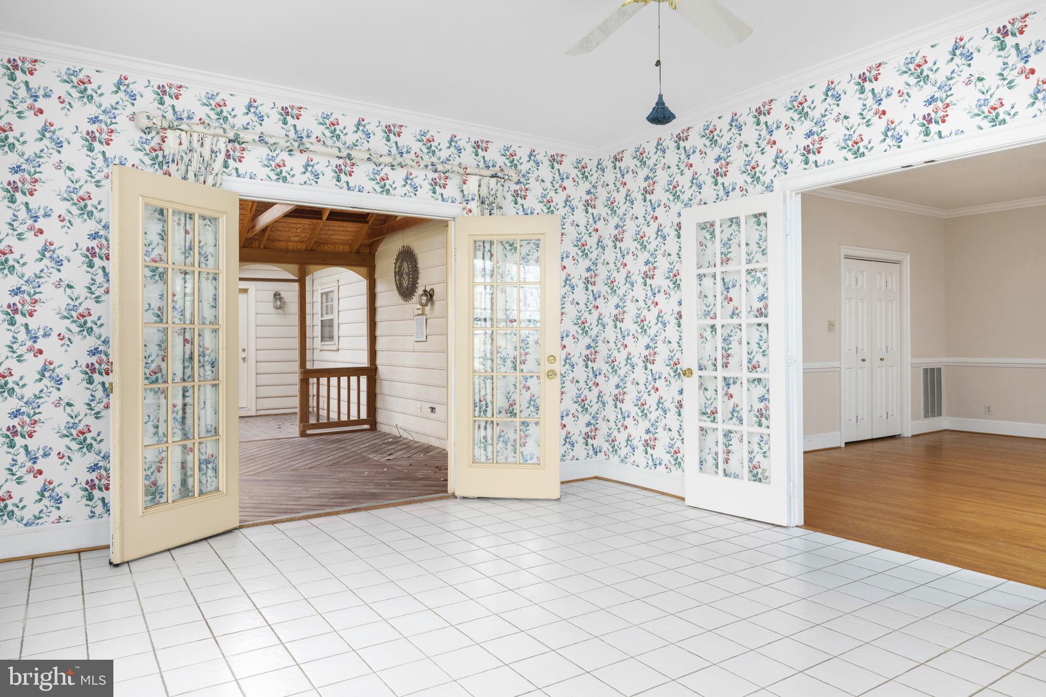 WOODLEA MANOR - Residential