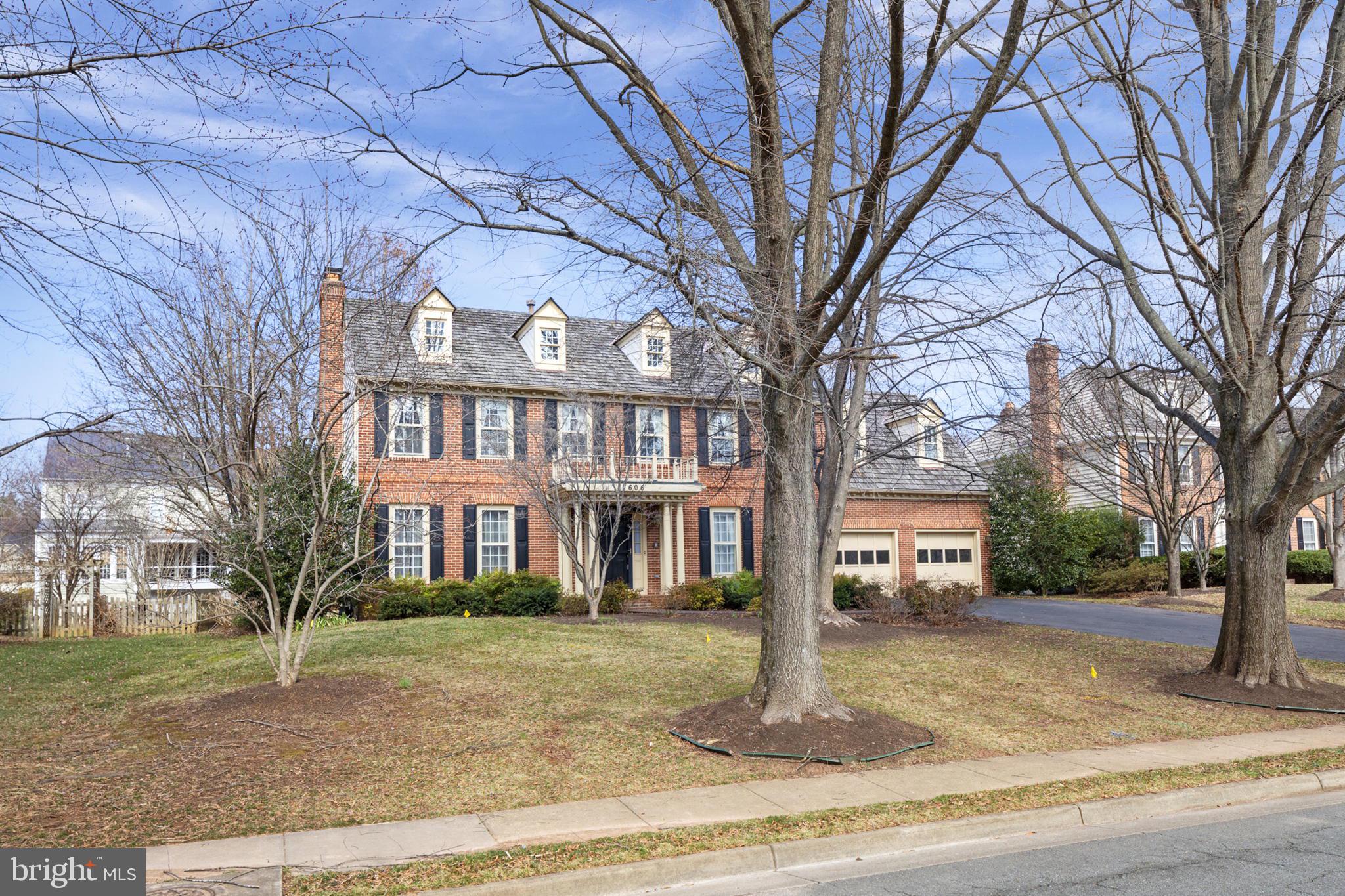 WOODLEA MANOR - Residential