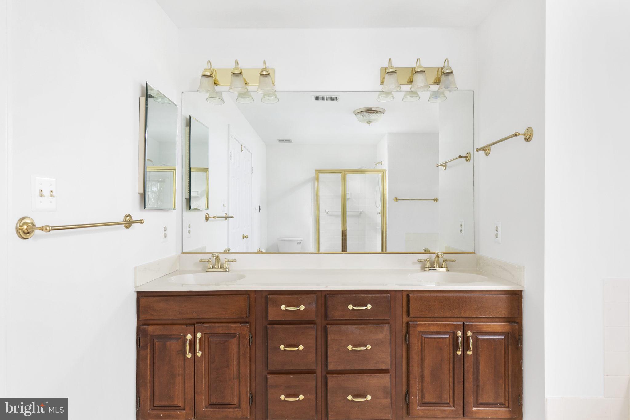 WOODLEA MANOR - Residential