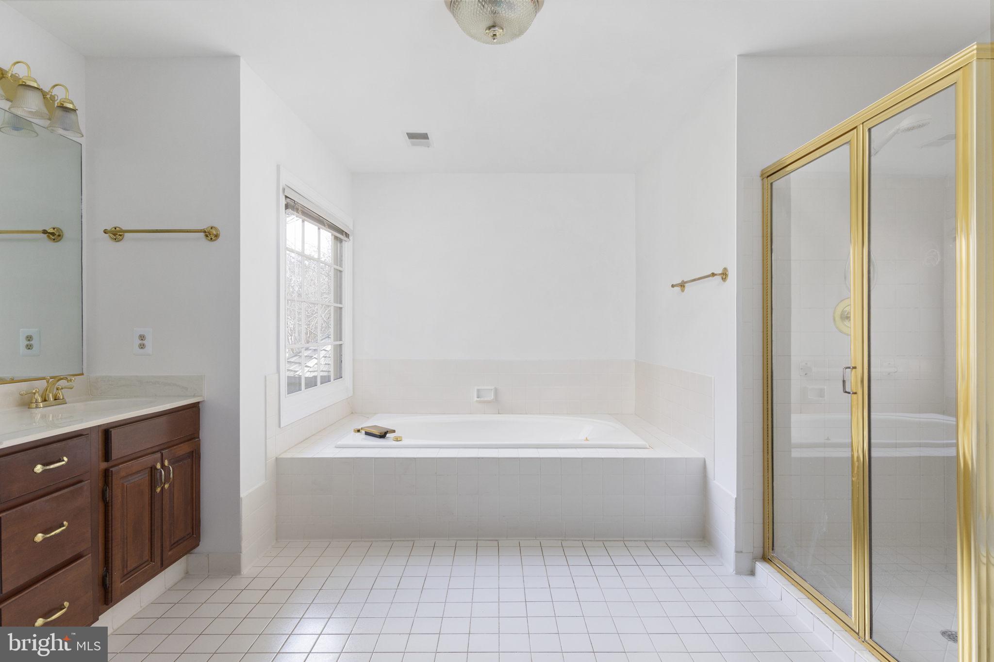 WOODLEA MANOR - Residential