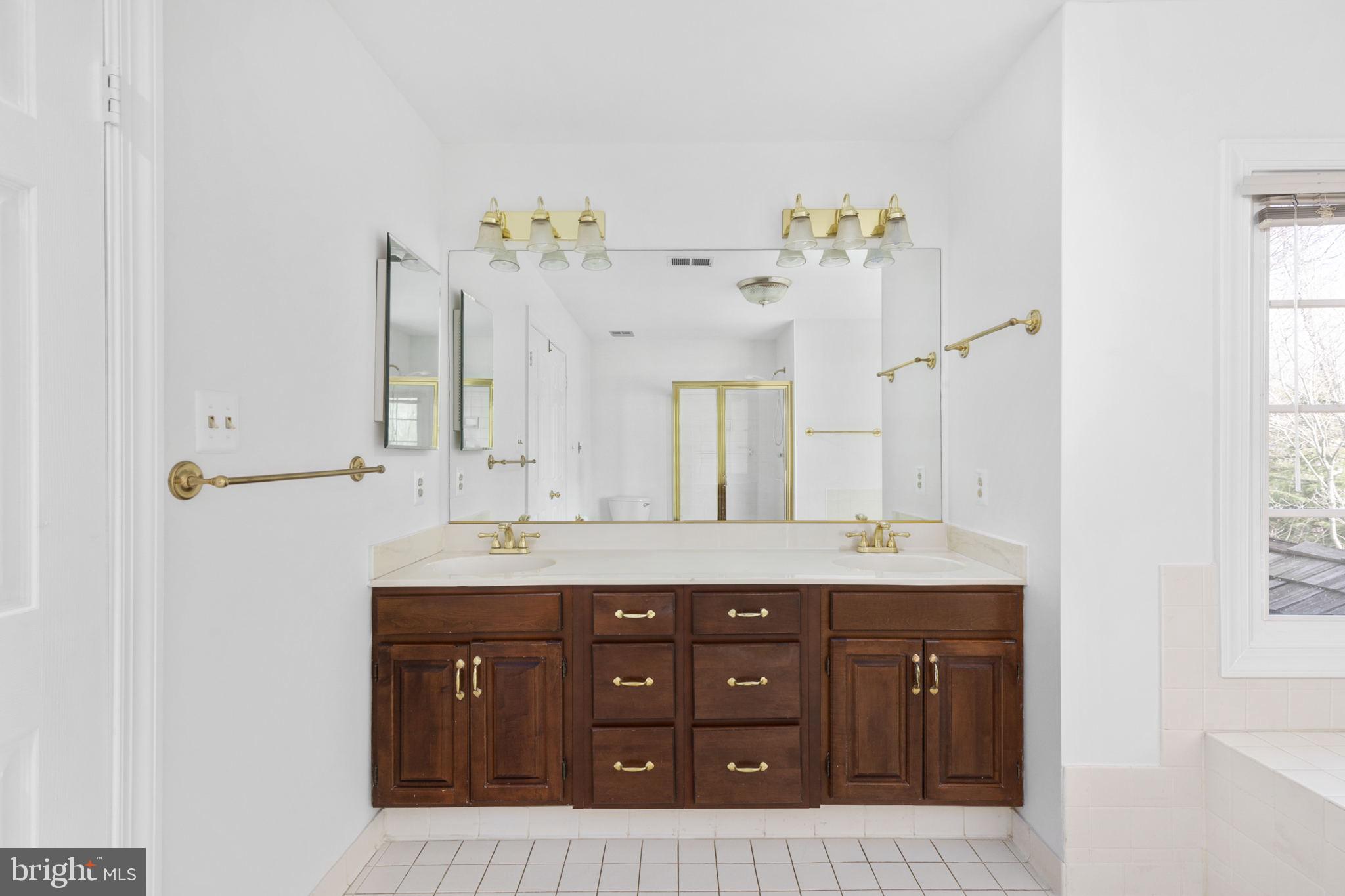 WOODLEA MANOR - Residential