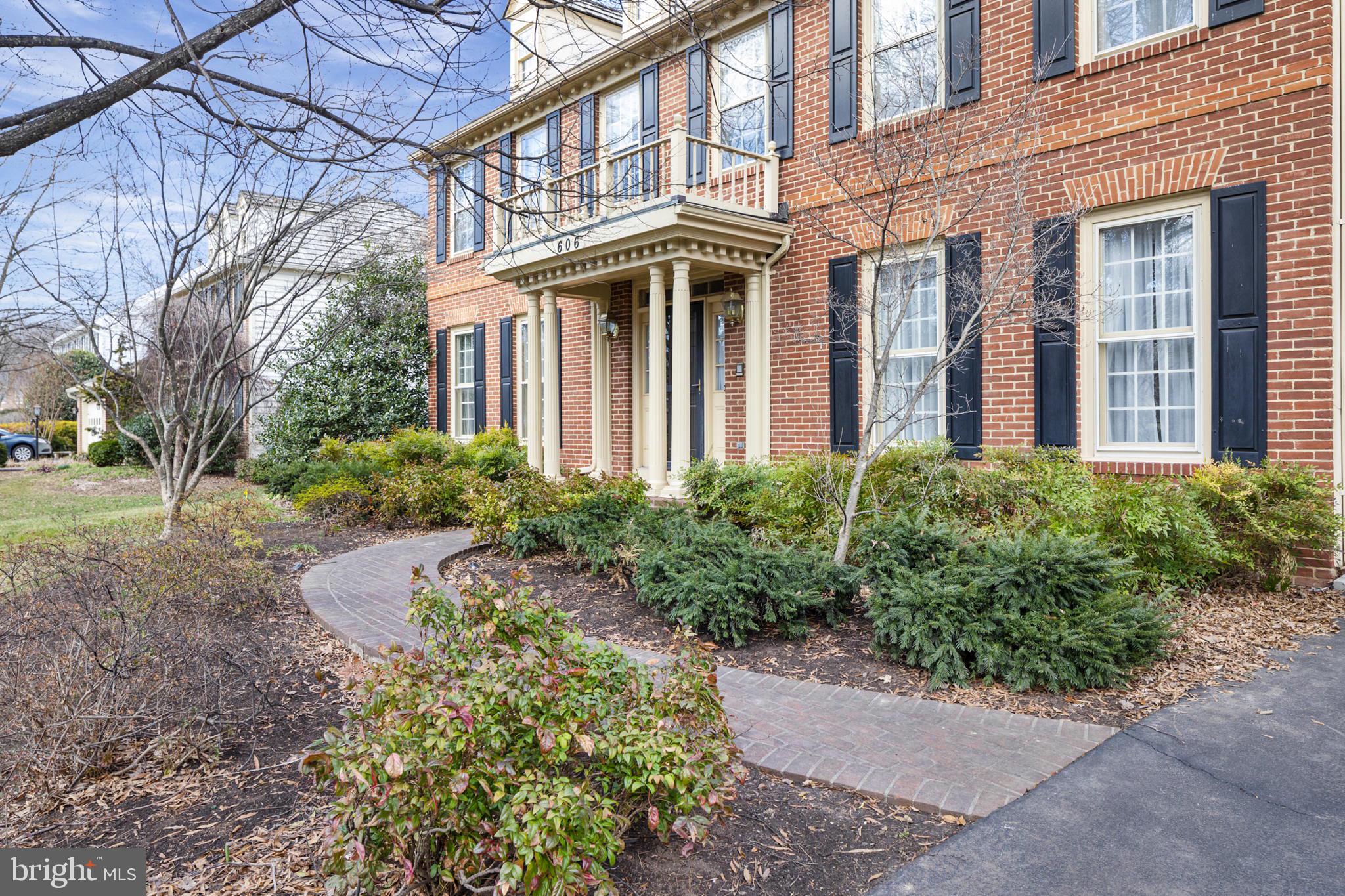 WOODLEA MANOR - Residential