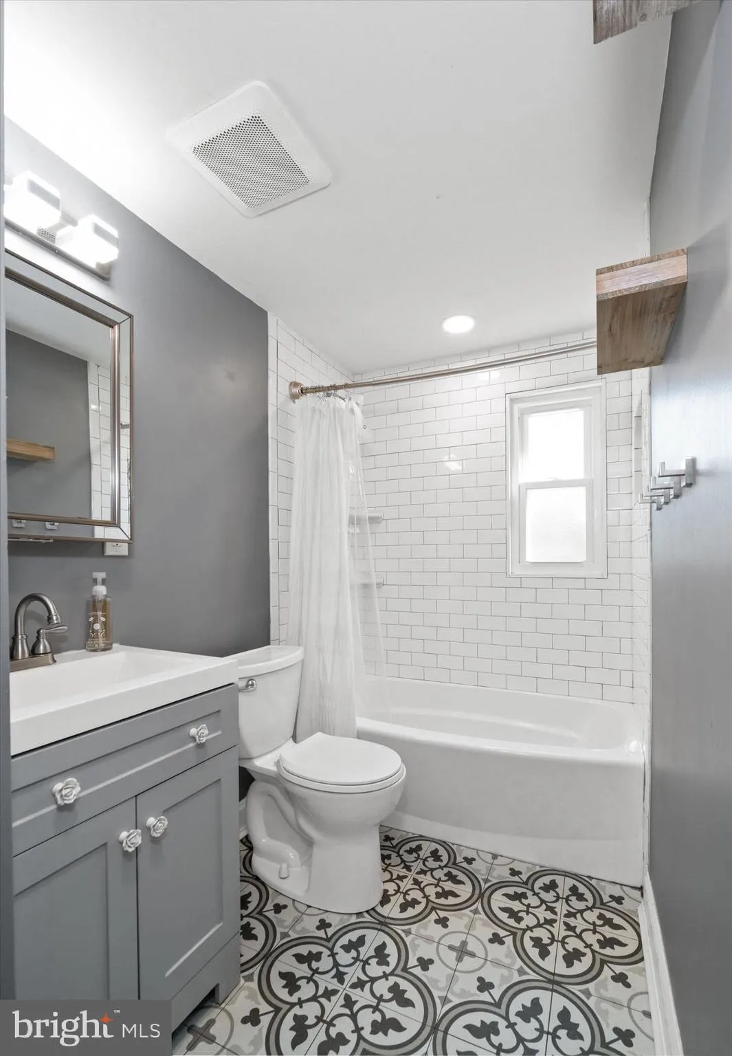 New Castle, Delaware 19720, United States, 3 Bedrooms Bedrooms, ,1 BathroomBathrooms,Residential,Contingent,157601