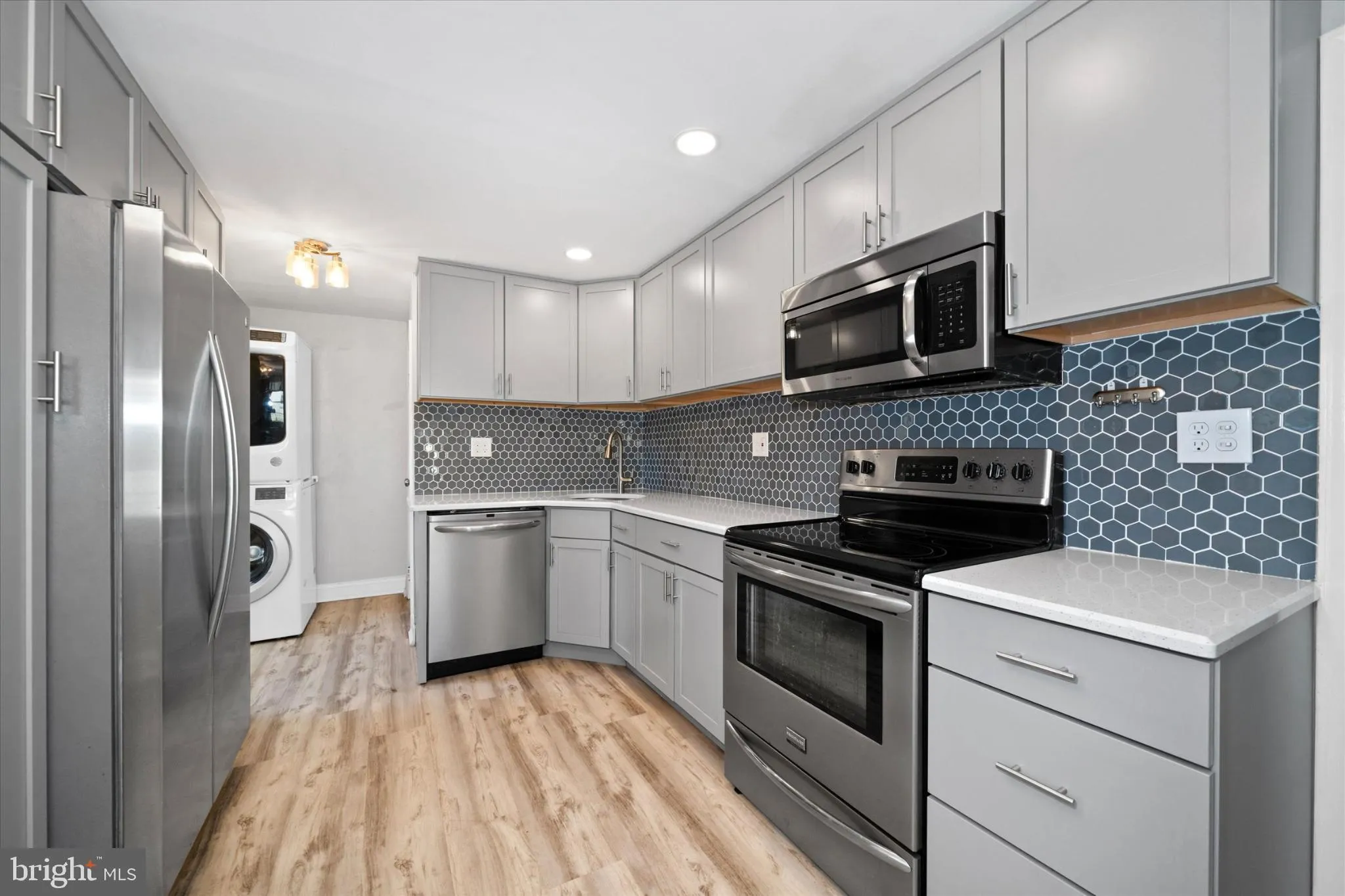 New Castle, Delaware 19720, United States, 3 Bedrooms Bedrooms, ,1 BathroomBathrooms,Residential,Contingent,157601