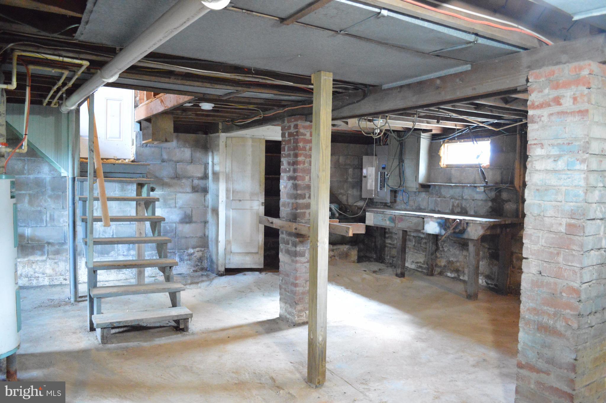 POWHATAN BEACH - Residential