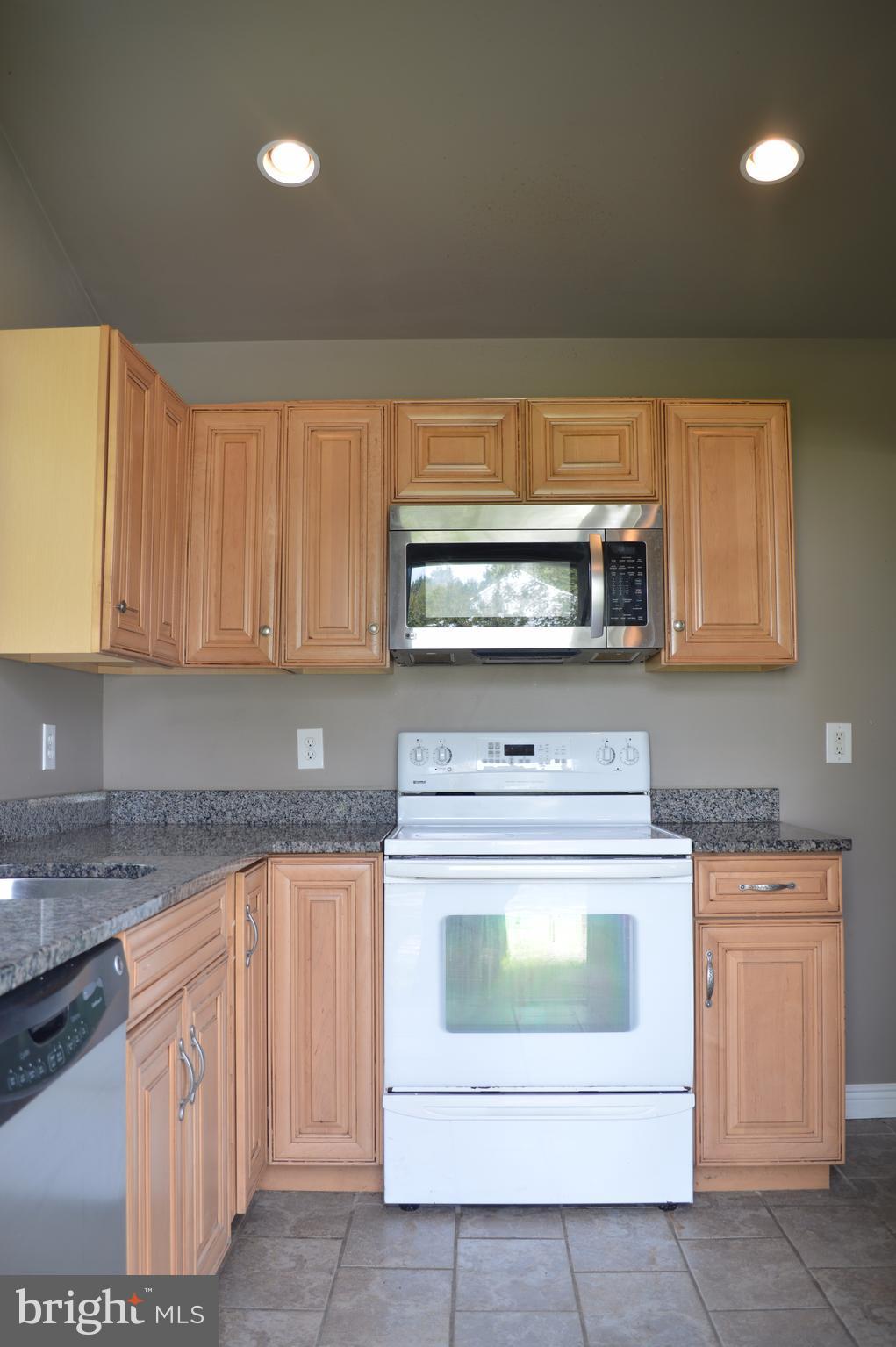 POWHATAN BEACH - Residential