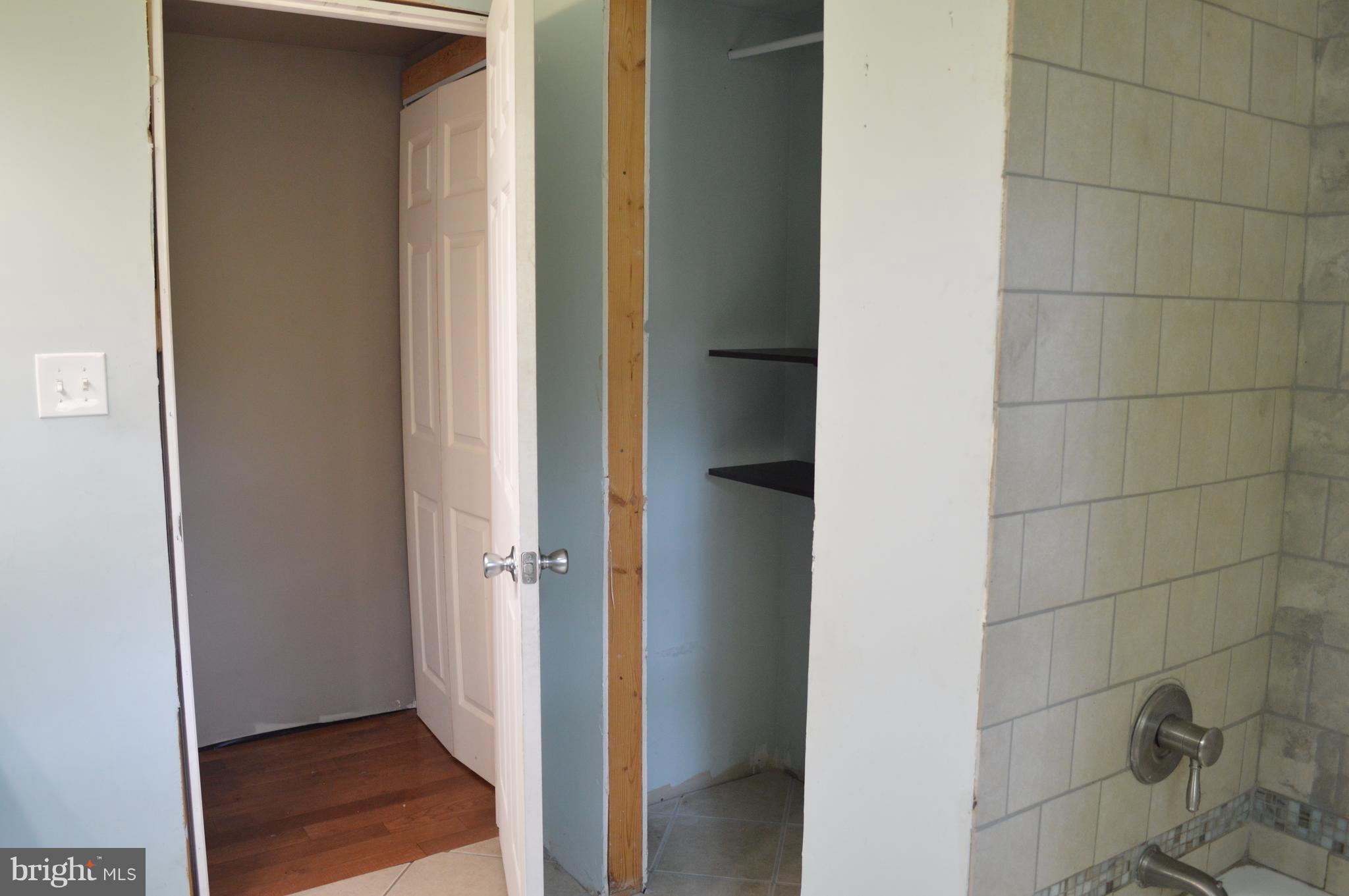 POWHATAN BEACH - Residential