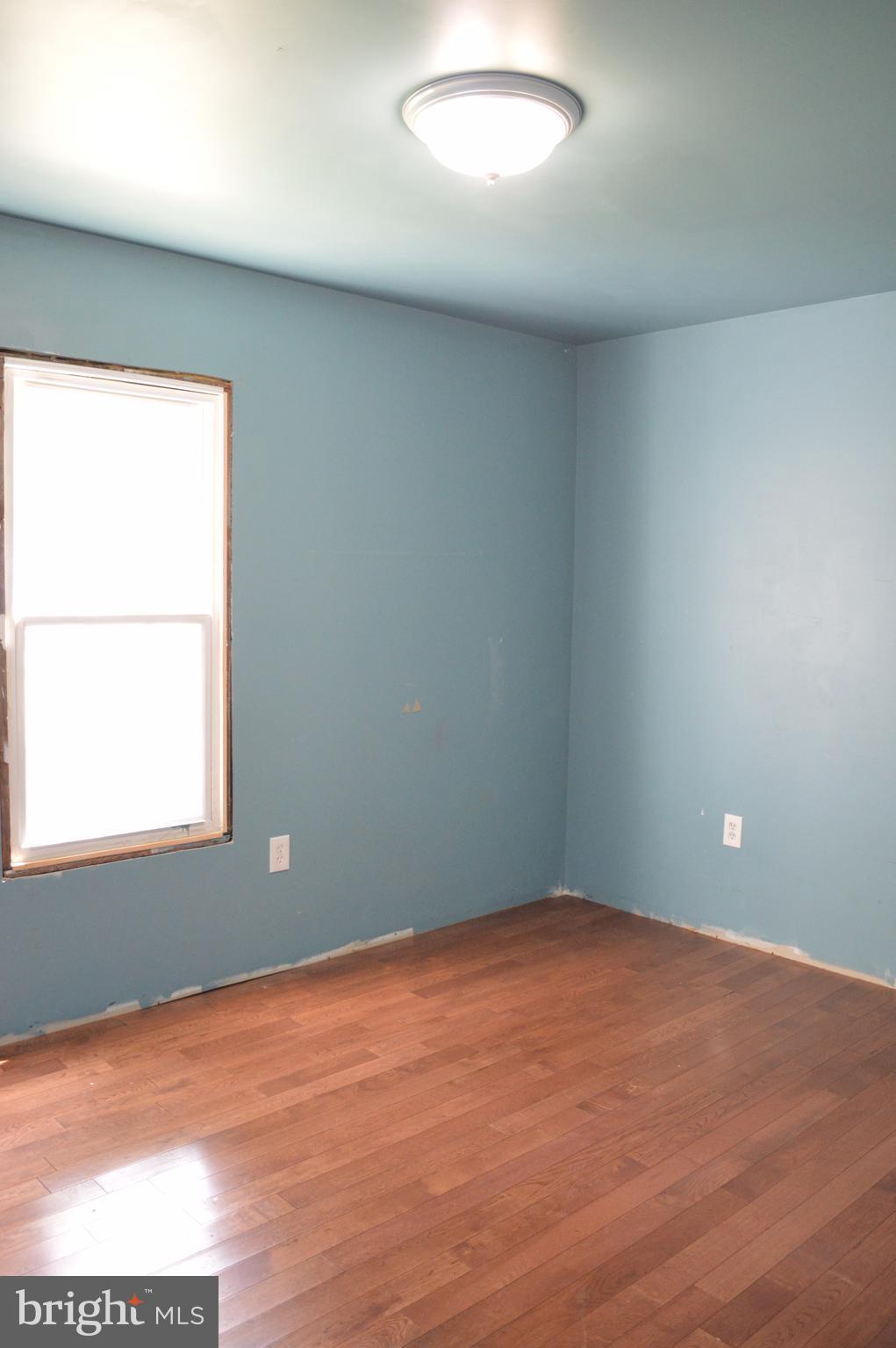 POWHATAN BEACH - Residential