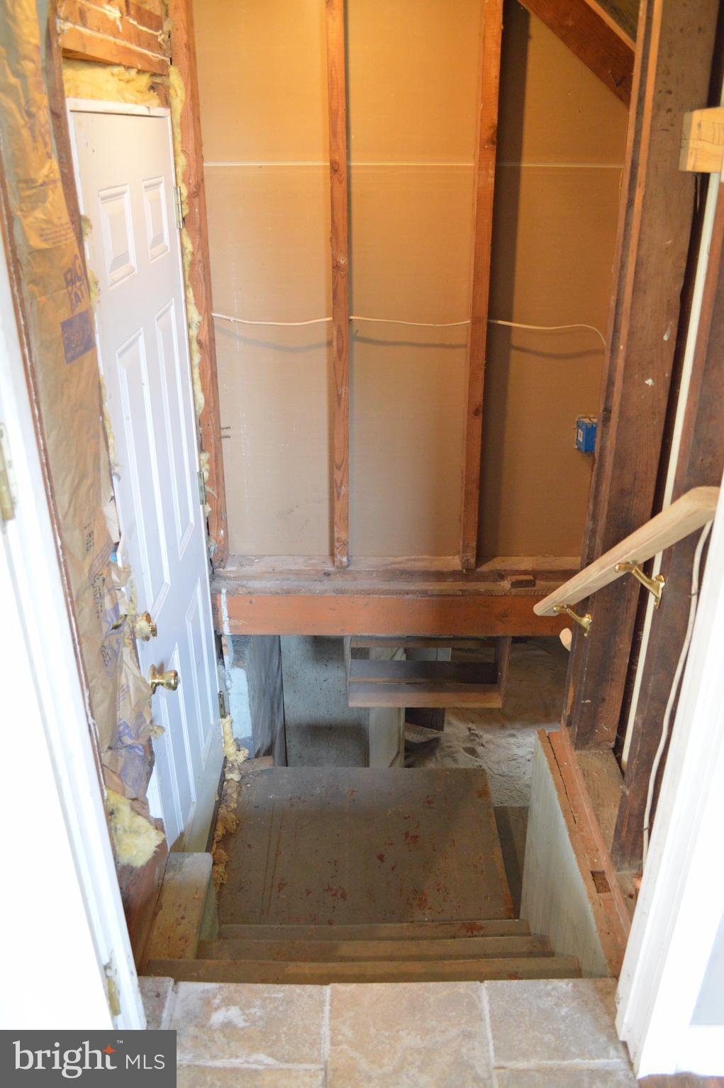 POWHATAN BEACH - Residential