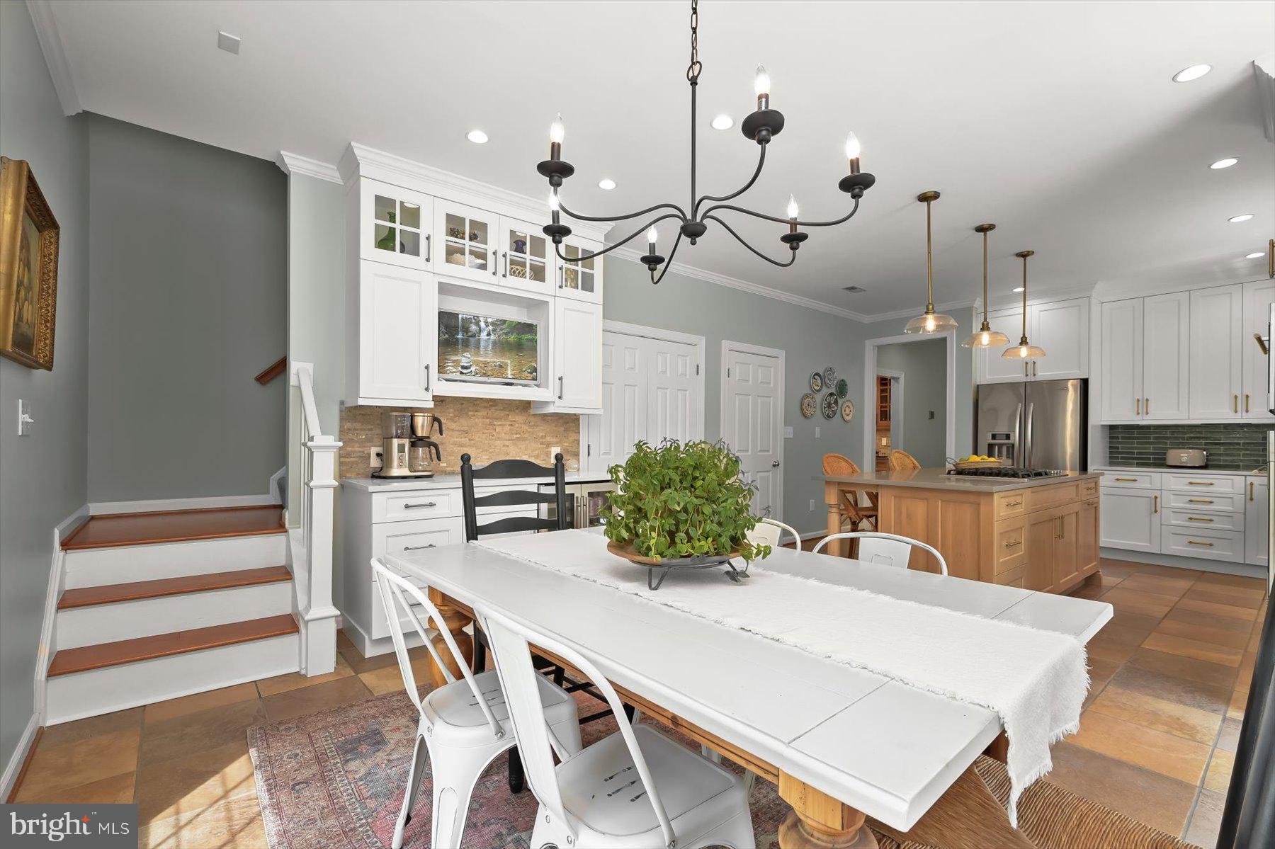 STRADFORD HALL - Residential