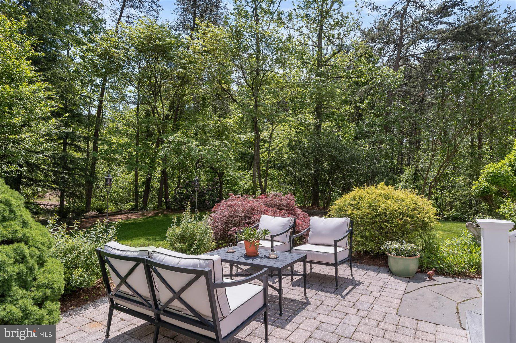 STRADFORD HALL - Residential