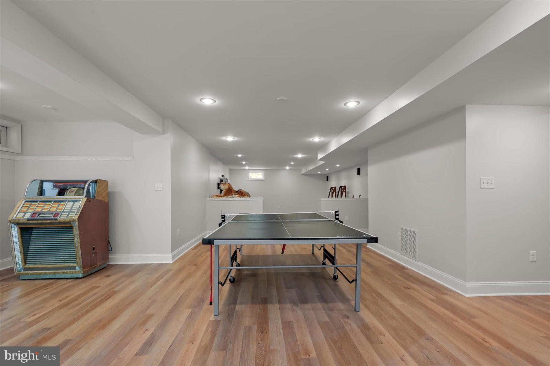 STRADFORD HALL - Residential