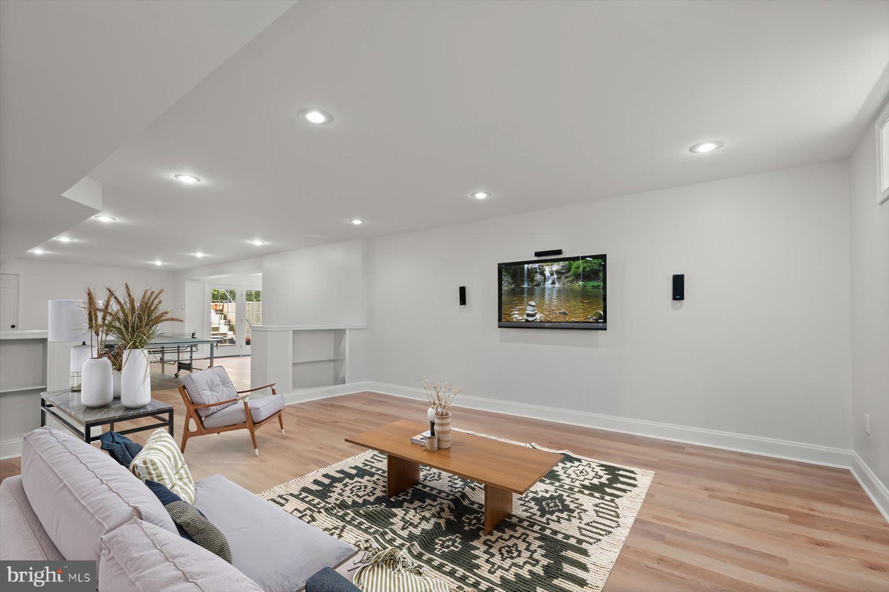 STRADFORD HALL - Residential