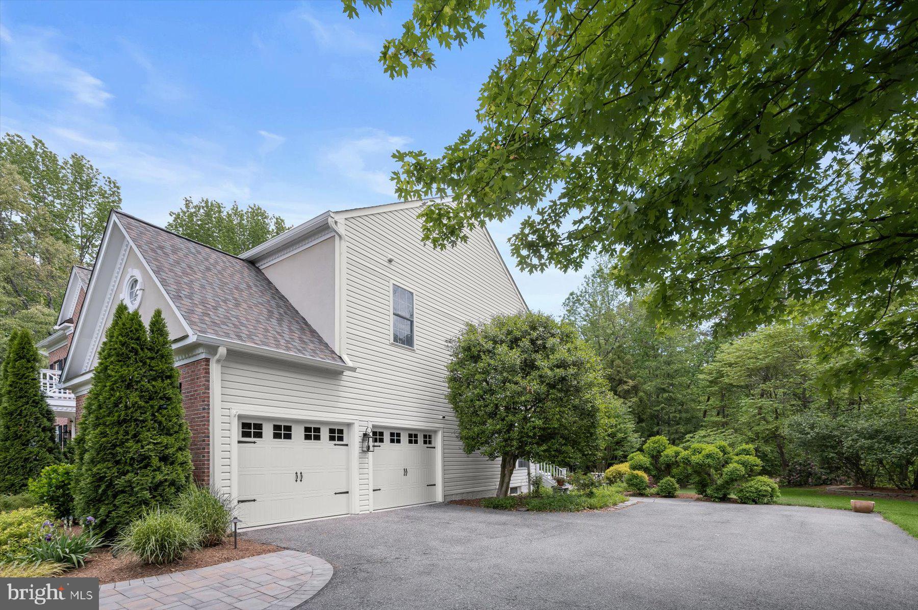 STRADFORD HALL - Residential