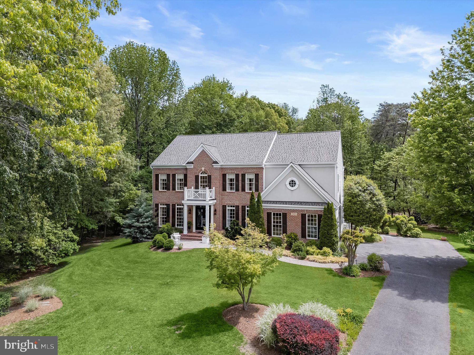 STRADFORD HALL - Residential