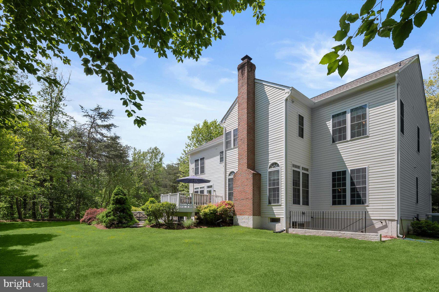 STRADFORD HALL - Residential