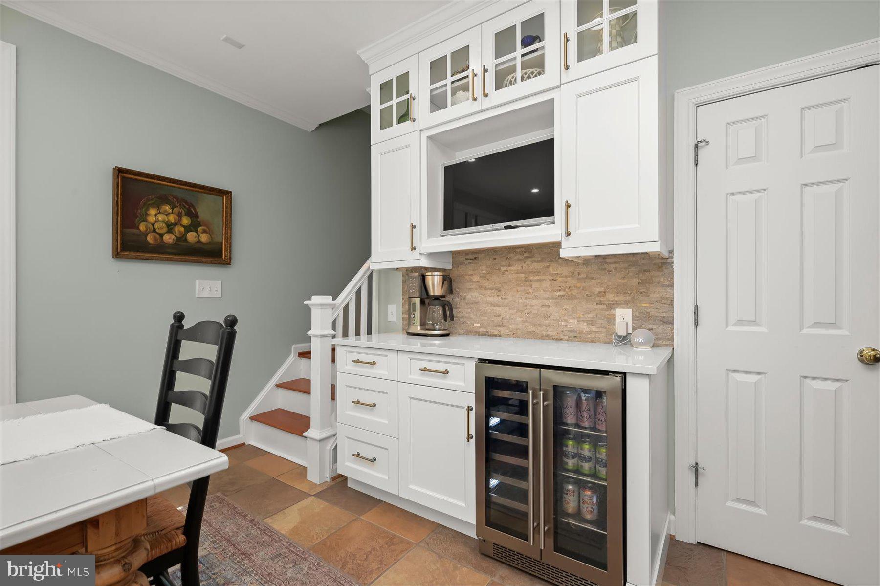 STRADFORD HALL - Residential