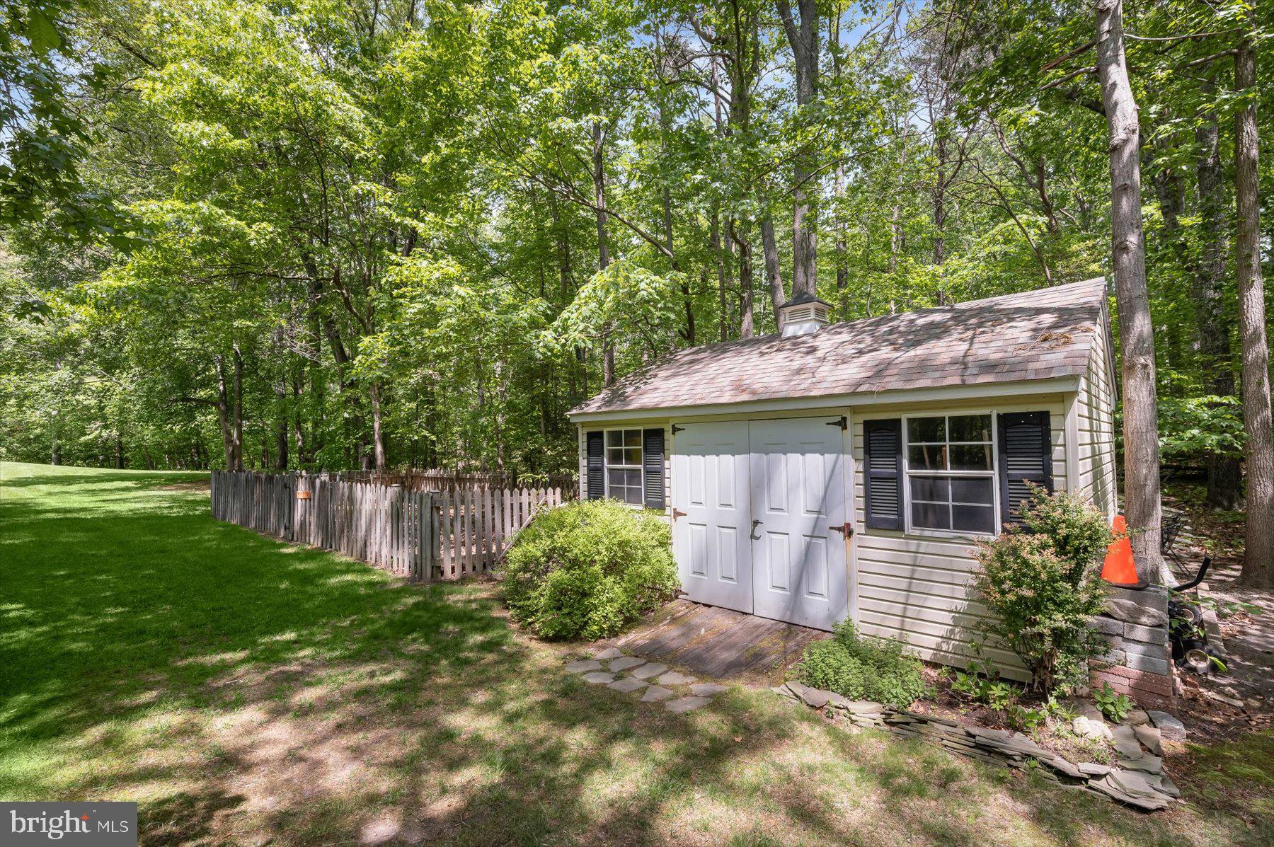 STRADFORD HALL - Residential