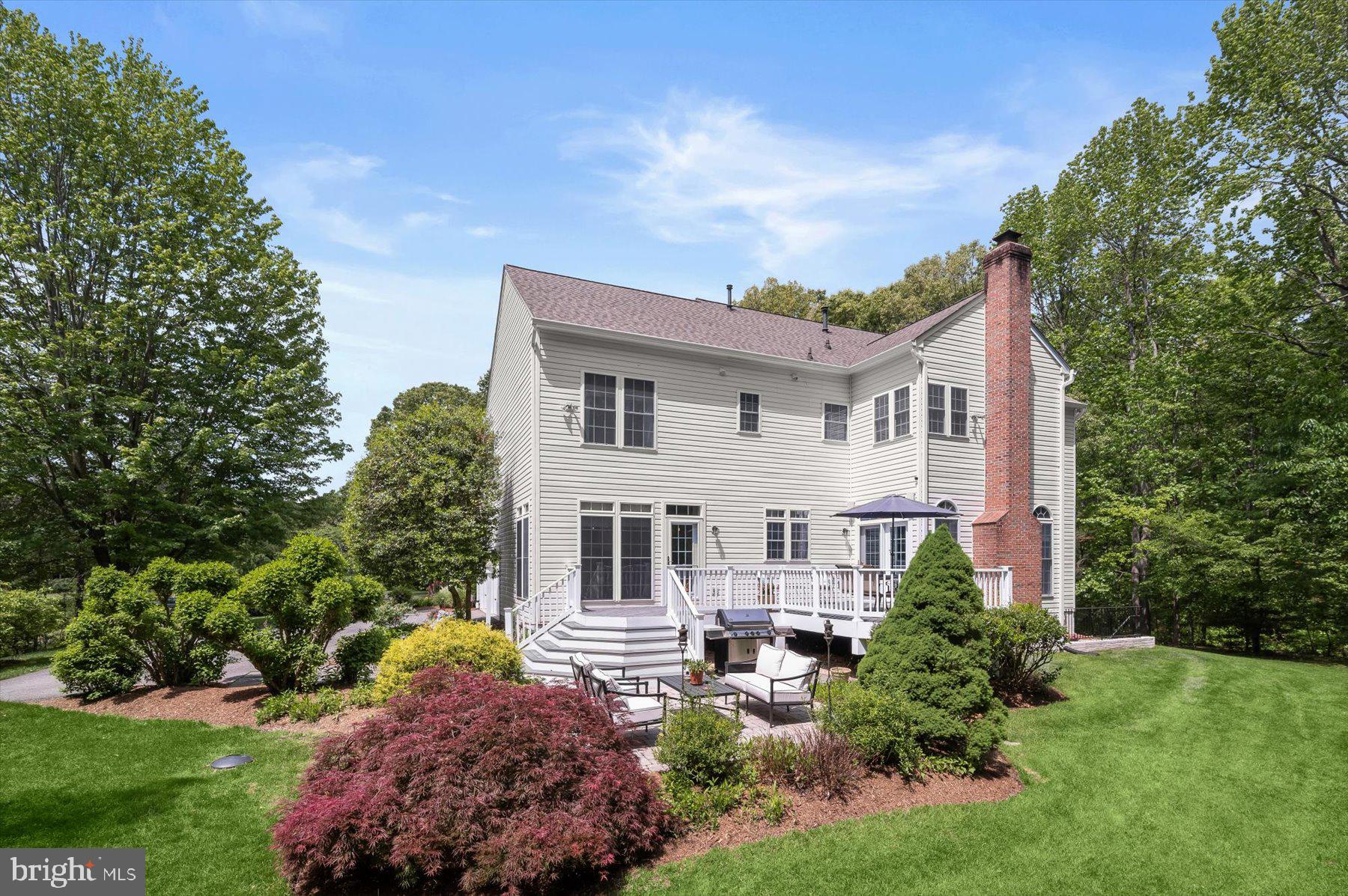 STRADFORD HALL - Residential