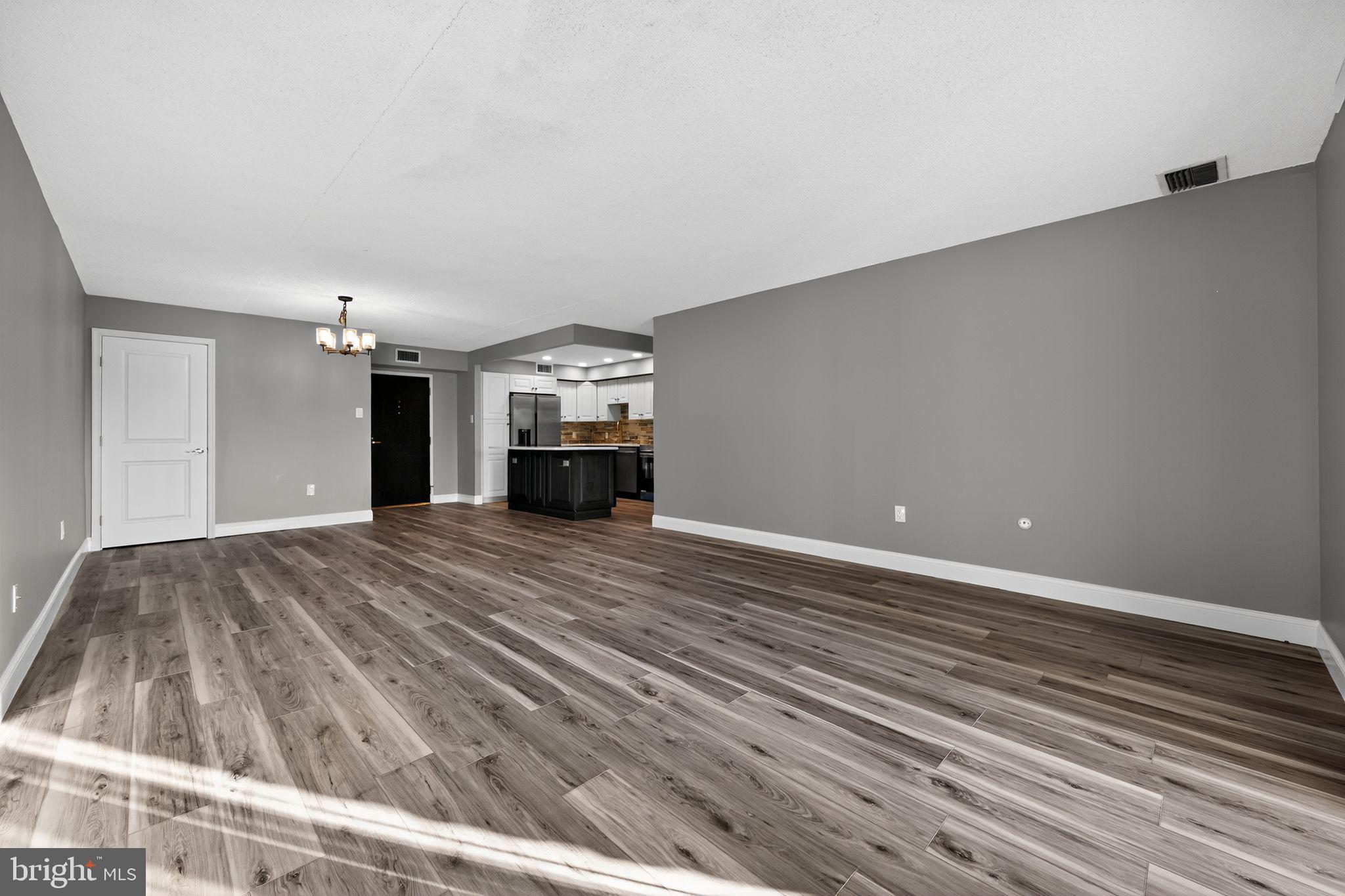 VALLEY FORGE TOWER - Residential