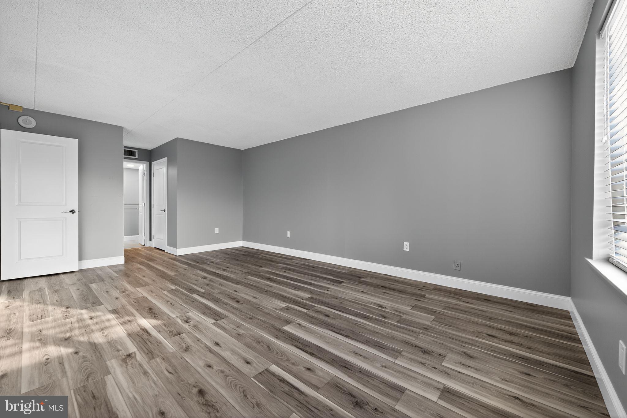 VALLEY FORGE TOWER - Residential