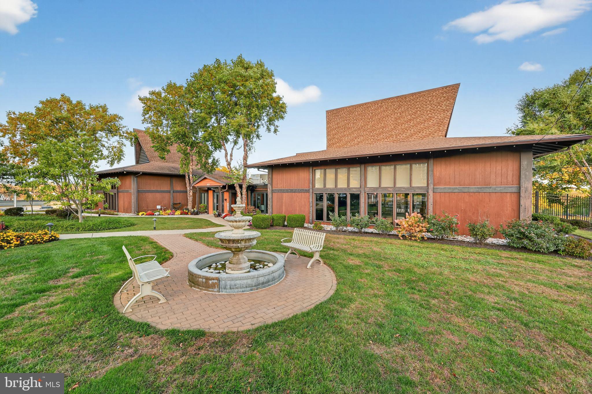 VALLEY FORGE TOWER - Residential