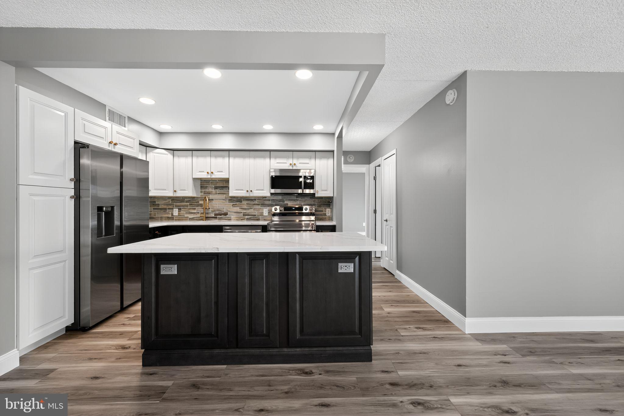 VALLEY FORGE TOWER - Residential