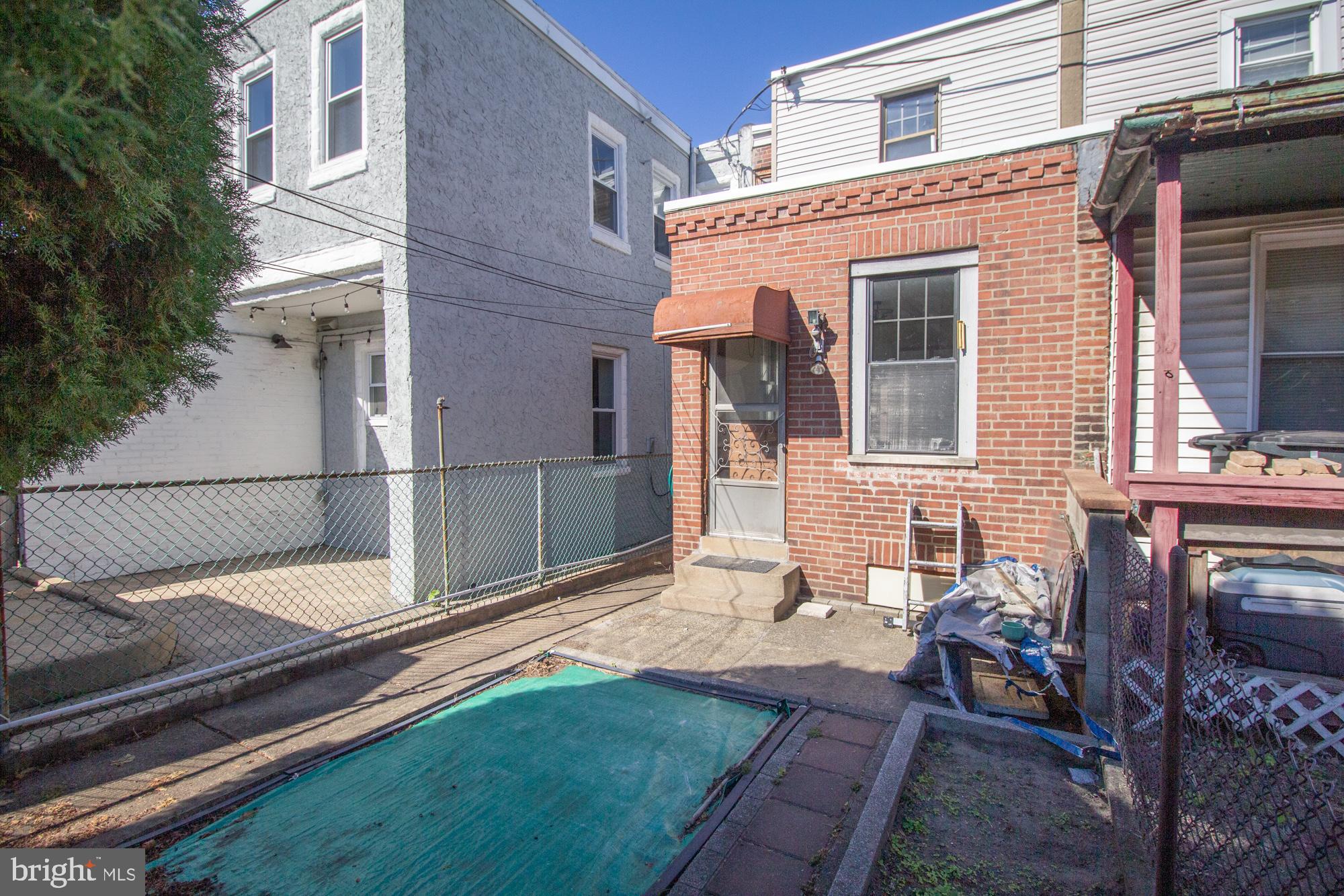 PORT RICHMOND - Residential Lease