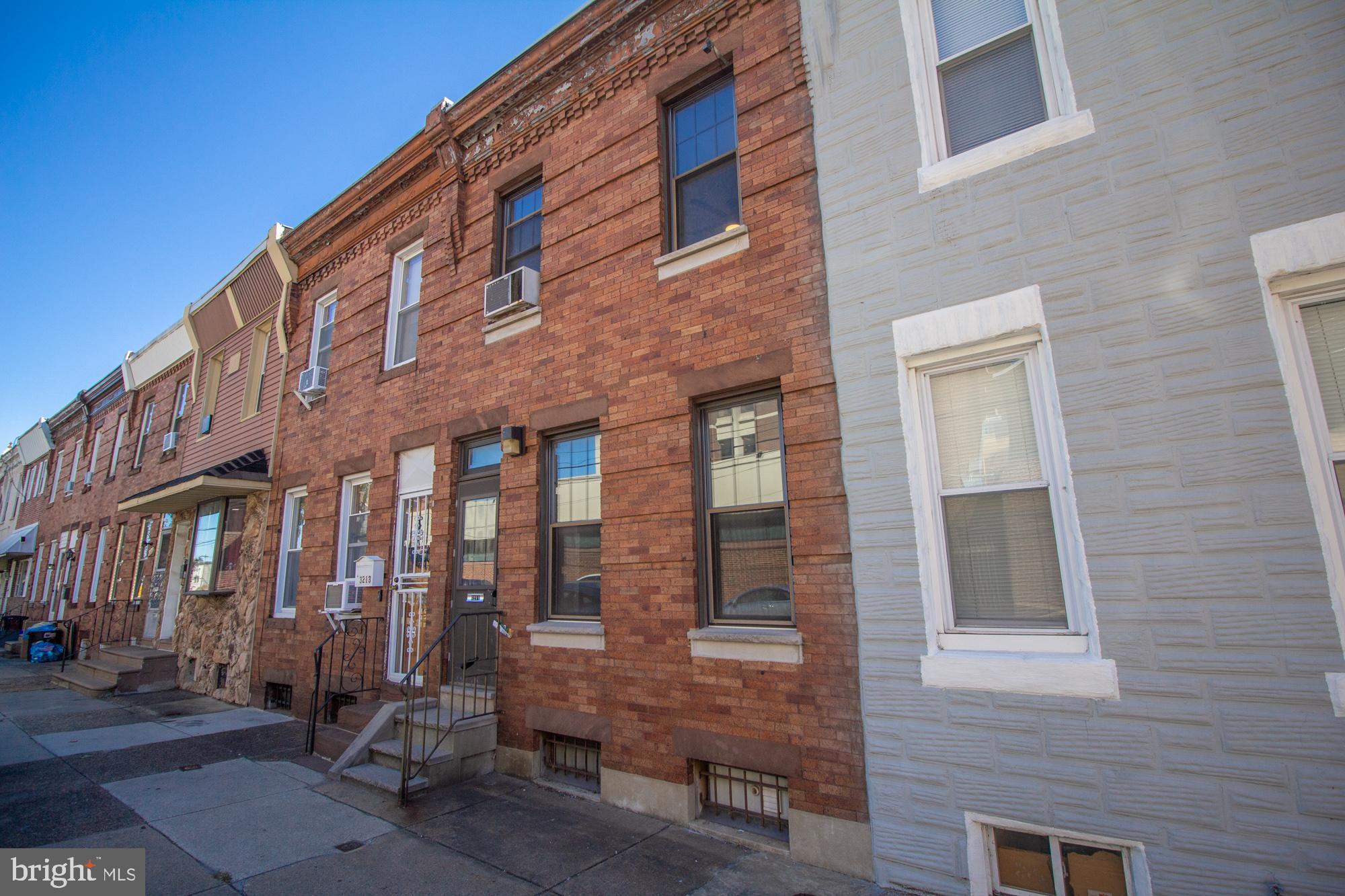 PORT RICHMOND - Residential Lease