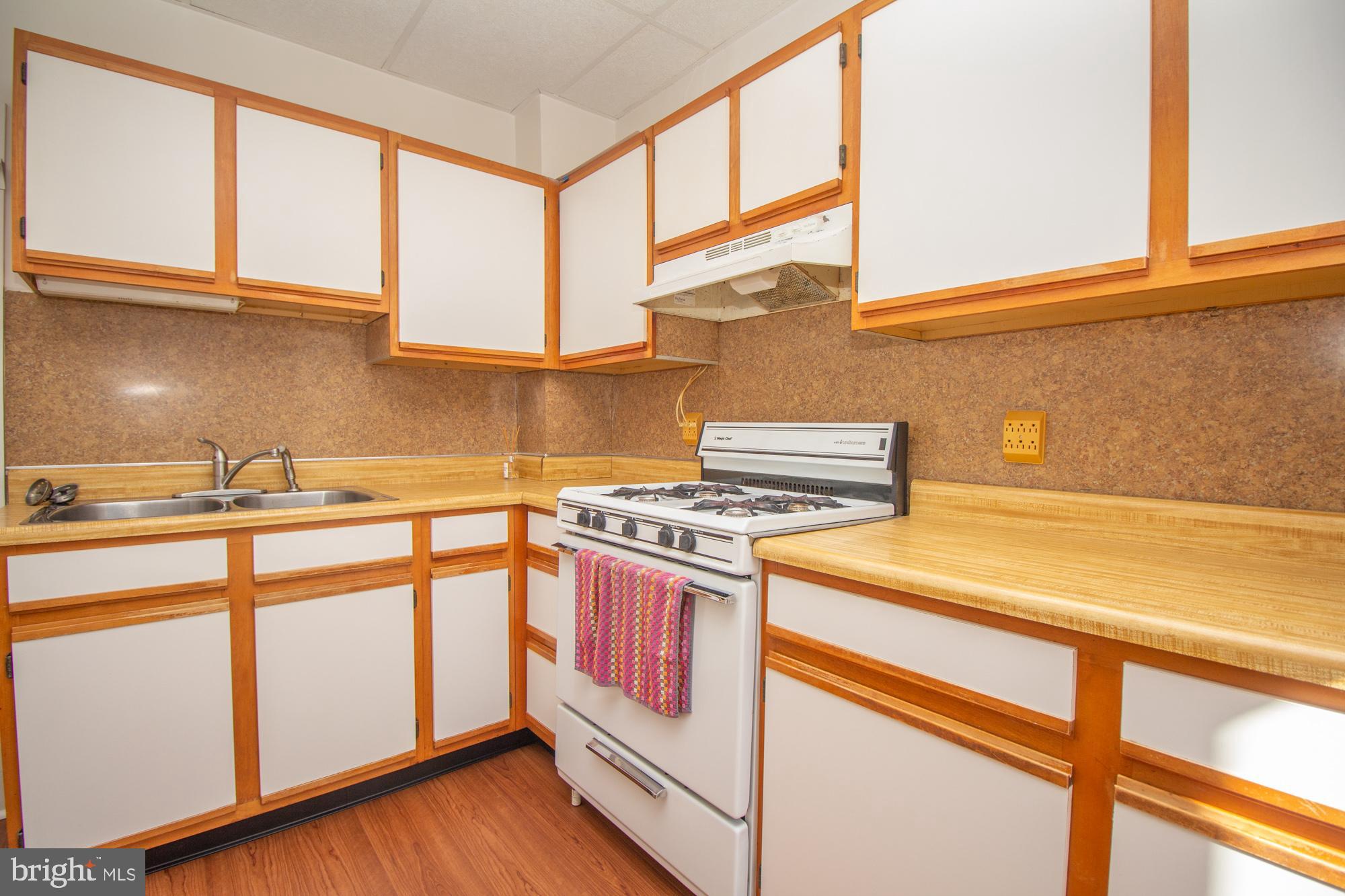 PORT RICHMOND - Residential Lease