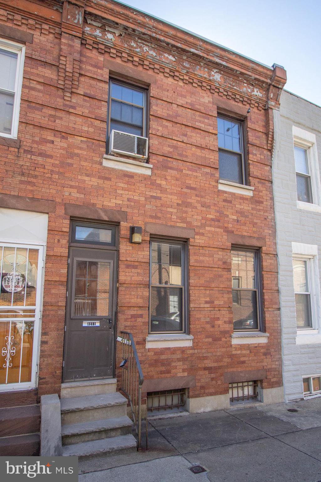 PORT RICHMOND - Residential Lease