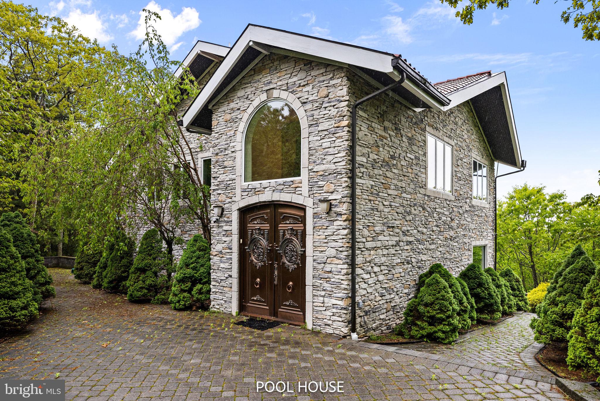 TANGLEWOOD - Residential