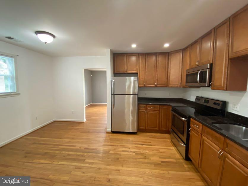 TRIANGLE - Residential Lease