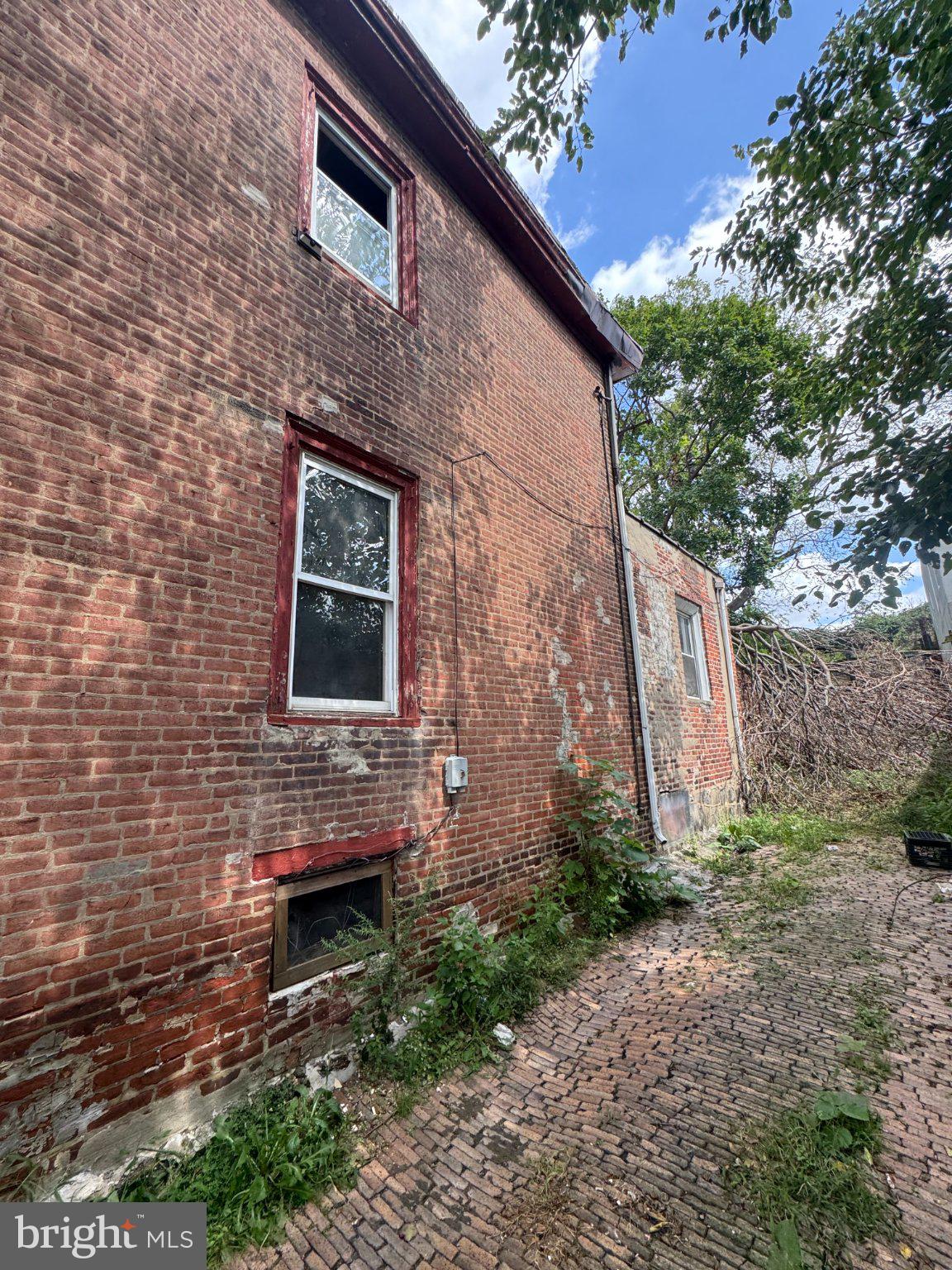 1319-21 N CONESTOGA STREET