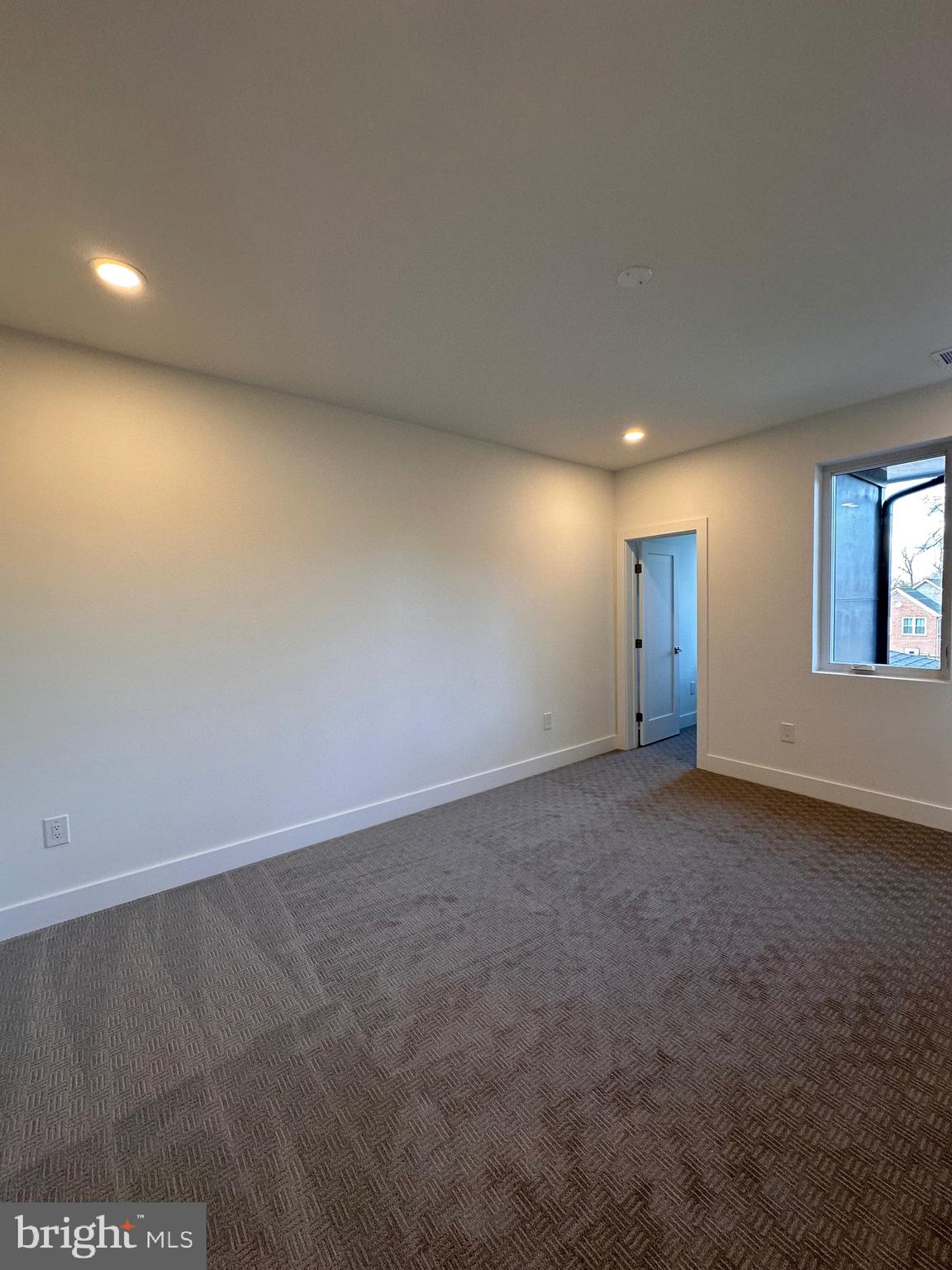 WOOD RUSSELL - Residential