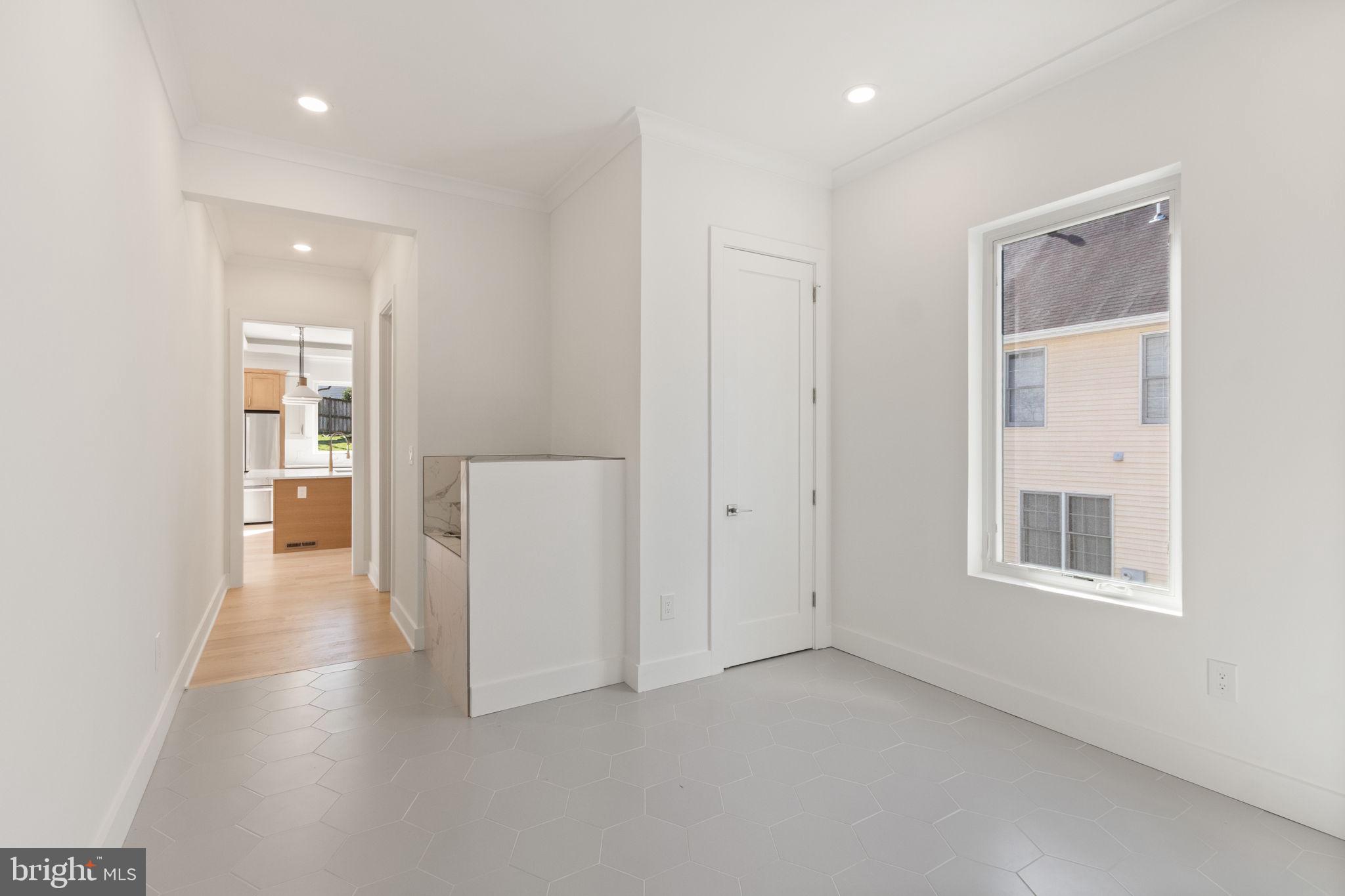 WOOD RUSSELL - Residential