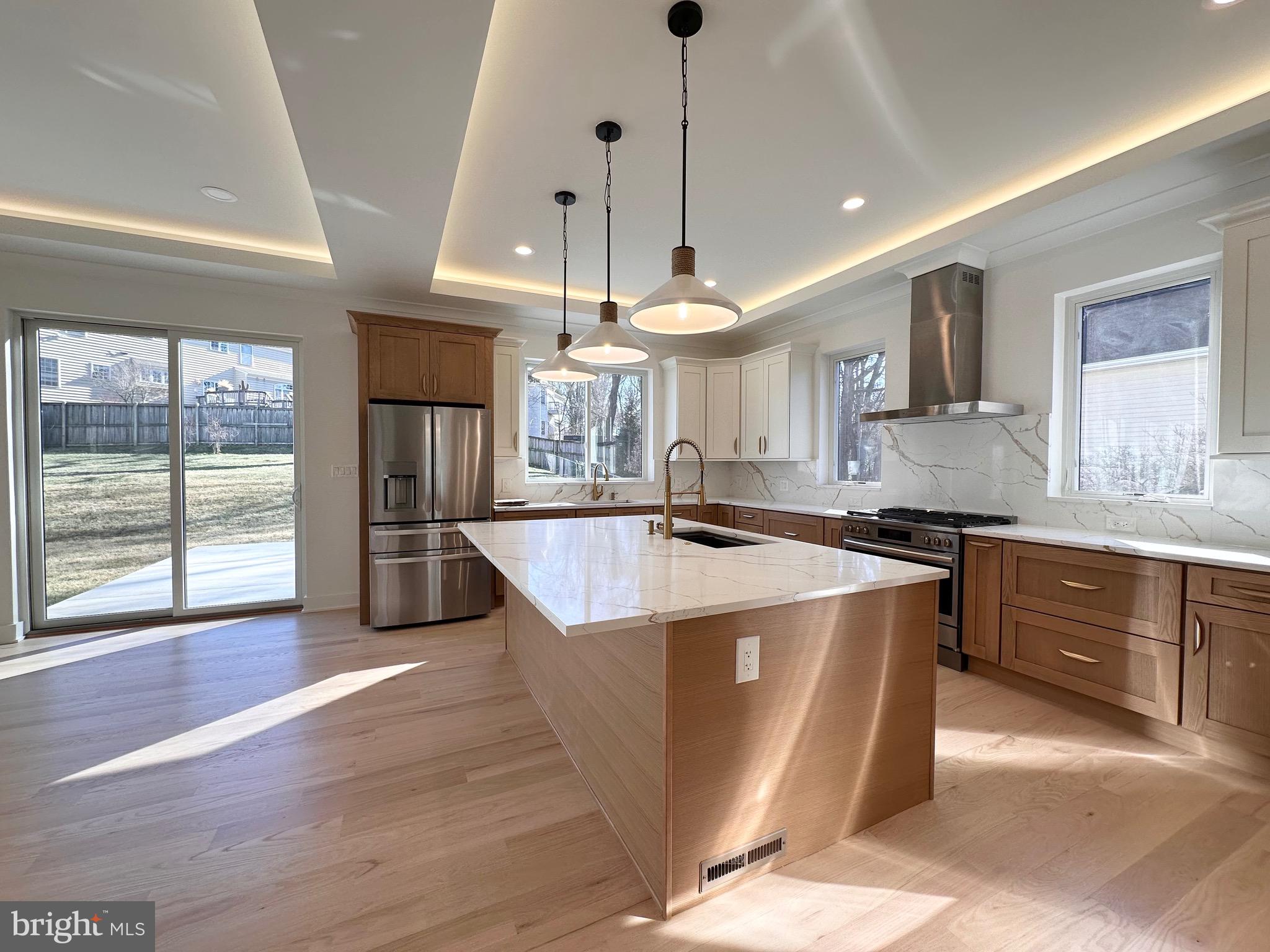 WOOD RUSSELL - Residential