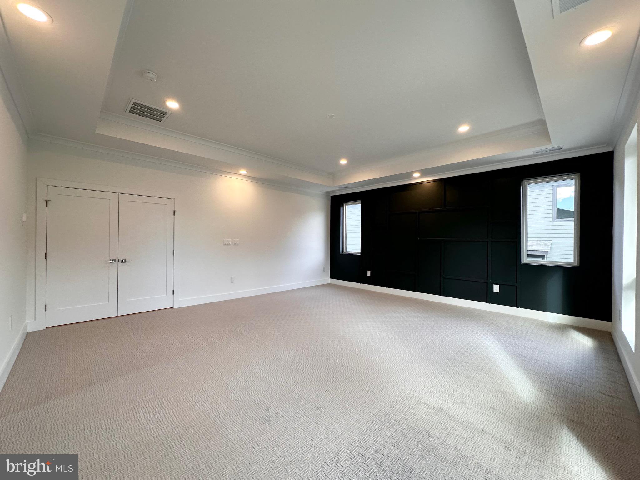 WOOD RUSSELL - Residential