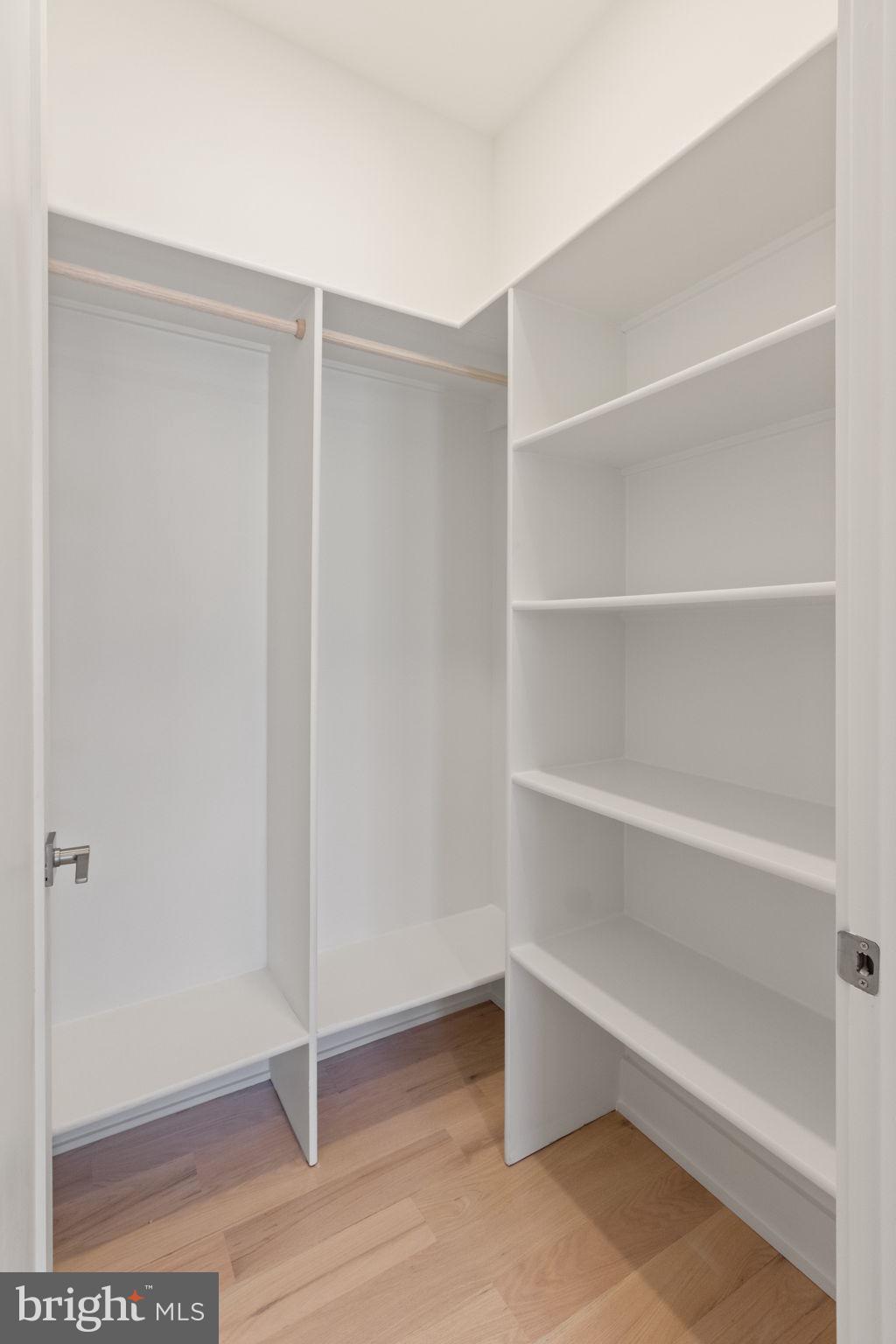 WOOD RUSSELL - Residential