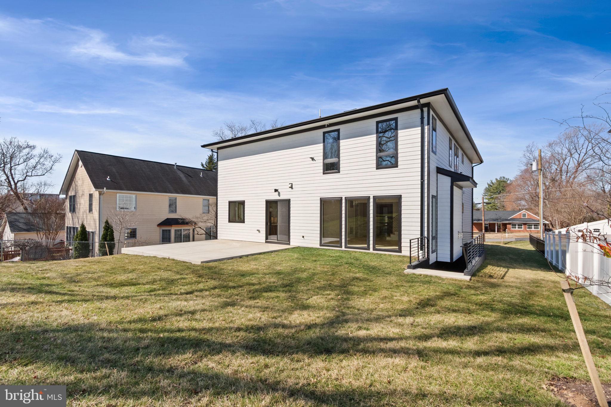 WOOD RUSSELL - Residential