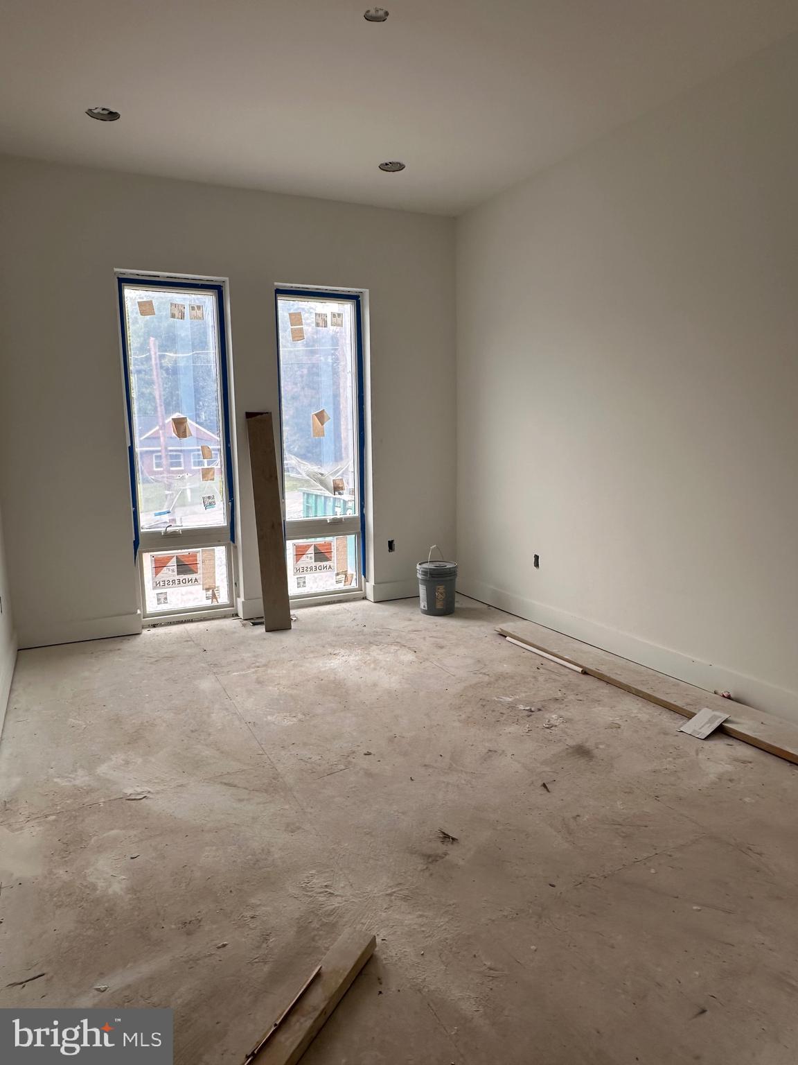 WOOD RUSSELL - Residential