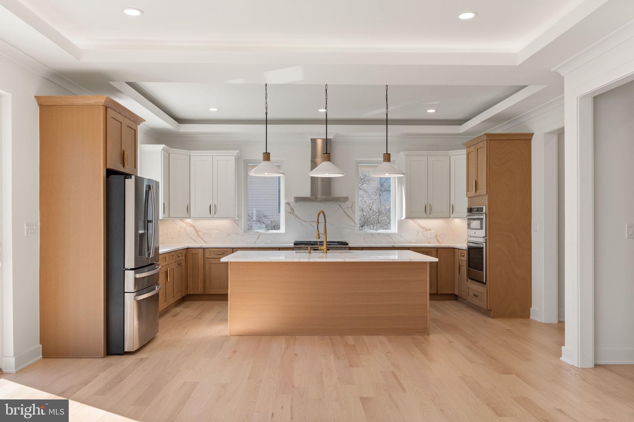 WOOD RUSSELL - Residential