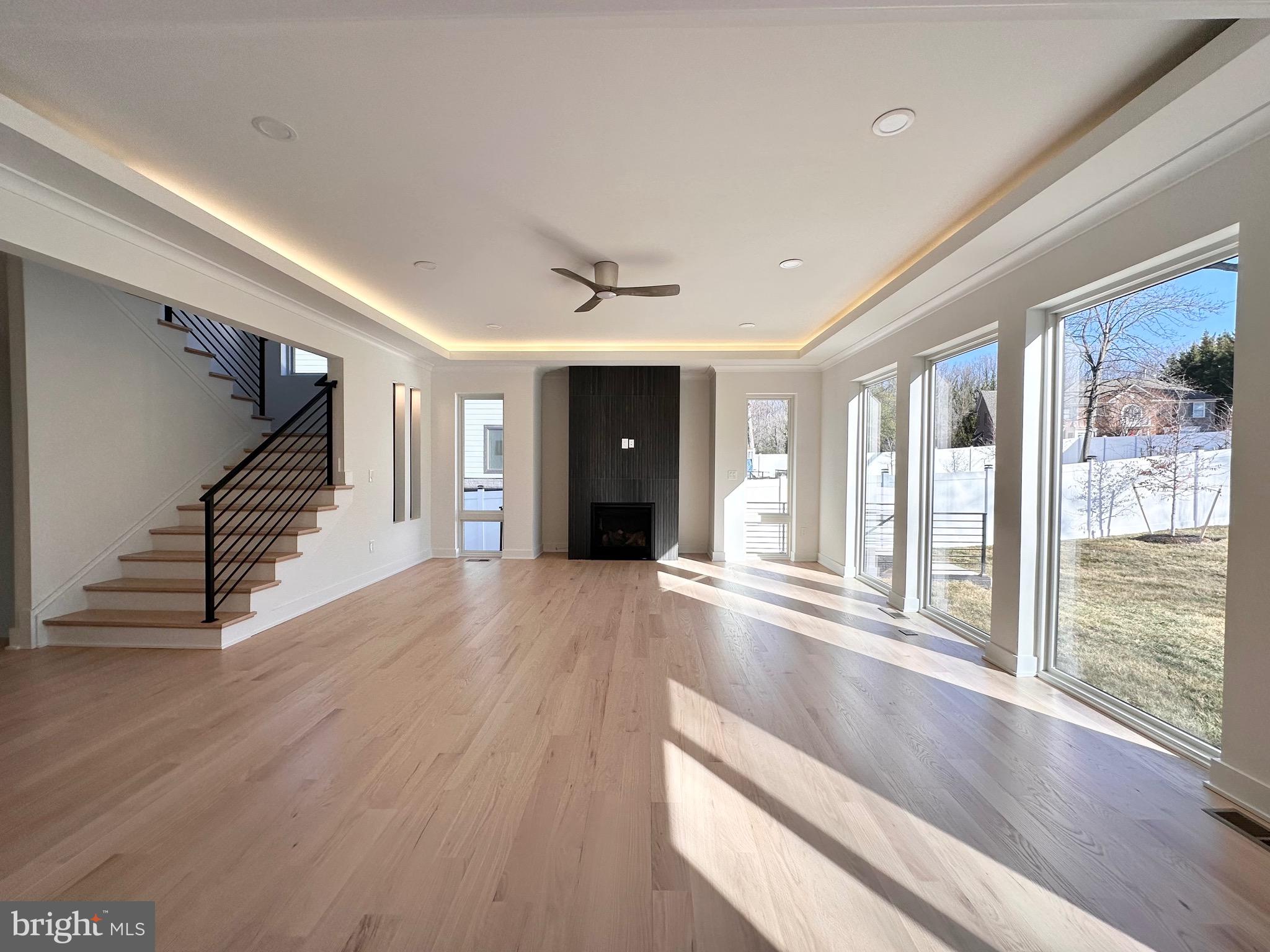 WOOD RUSSELL - Residential