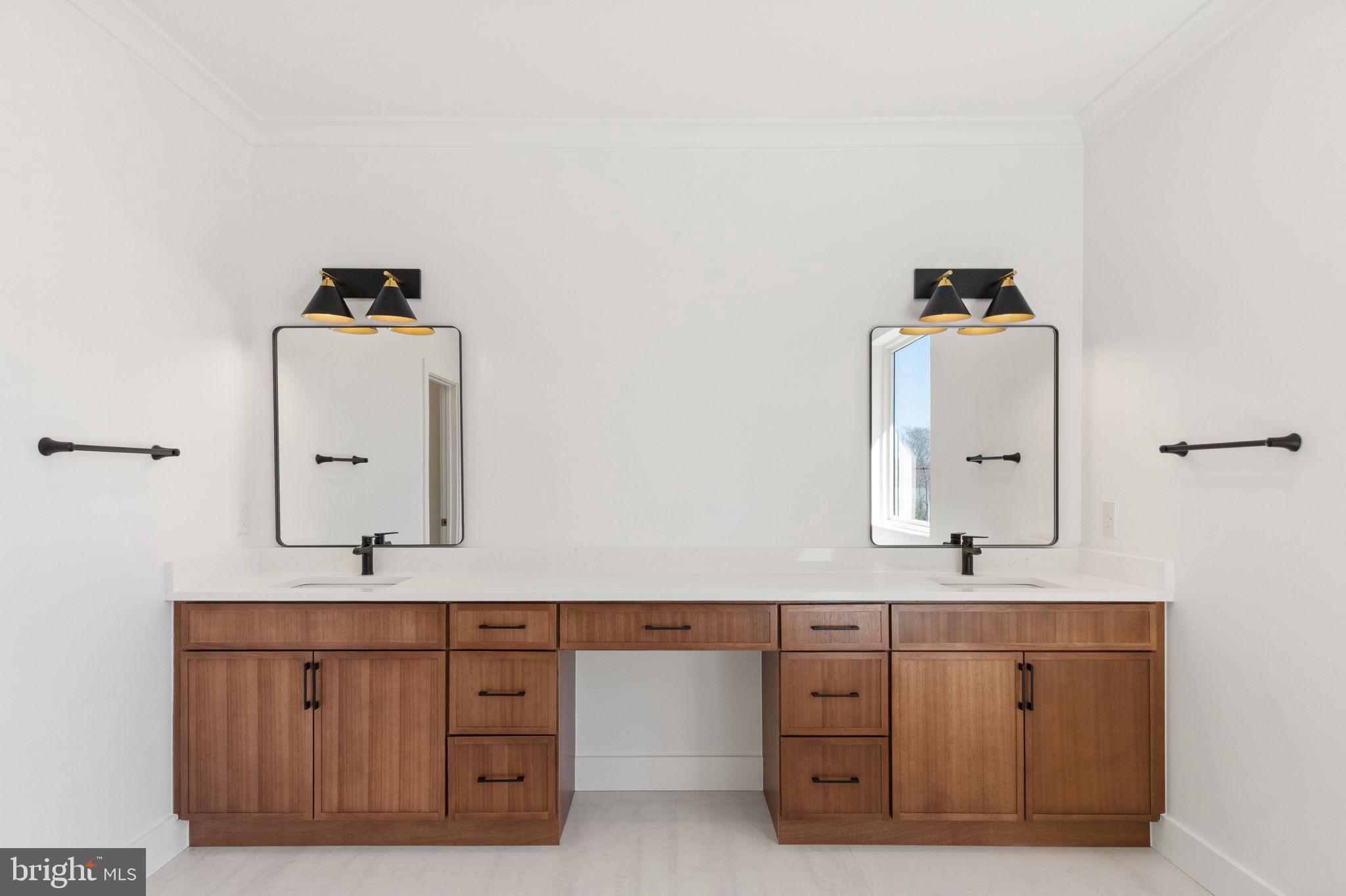 WOOD RUSSELL - Residential