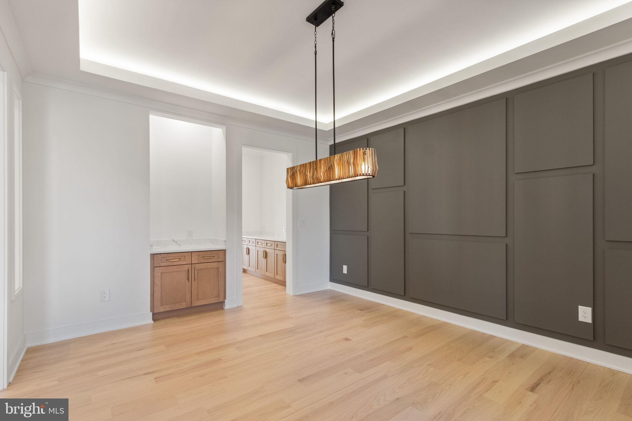 WOOD RUSSELL - Residential