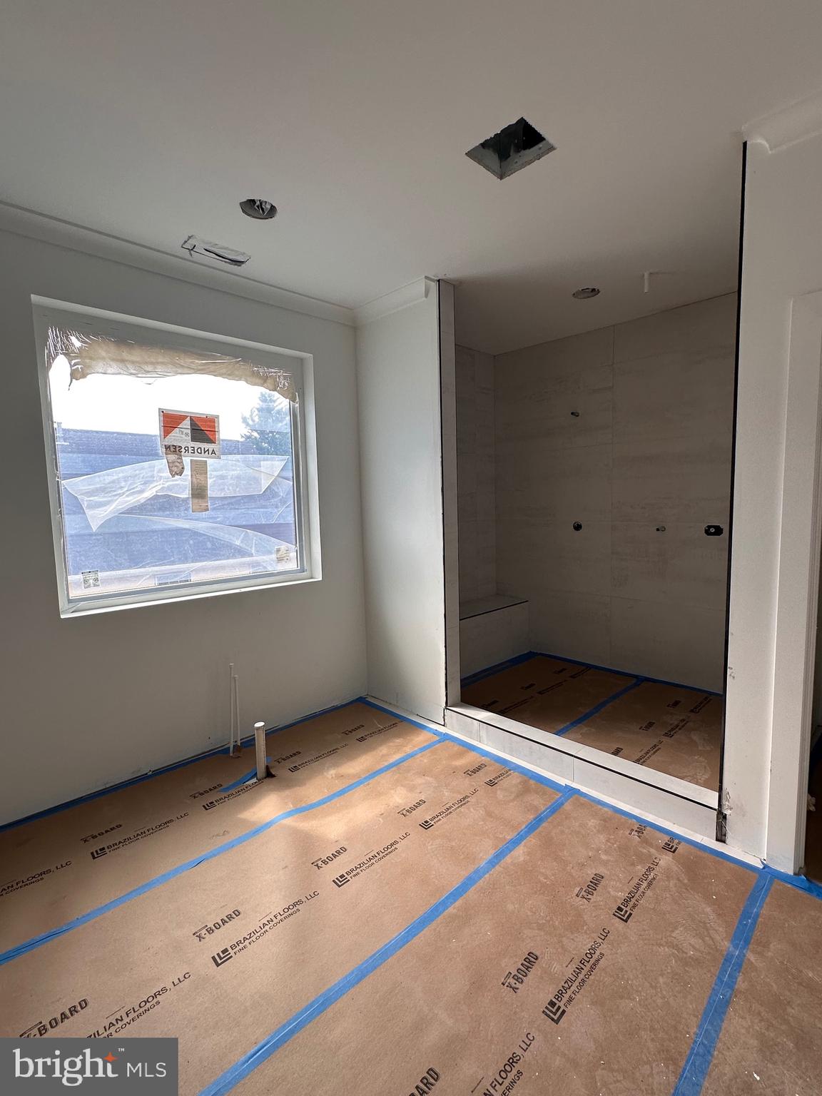 WOOD RUSSELL - Residential