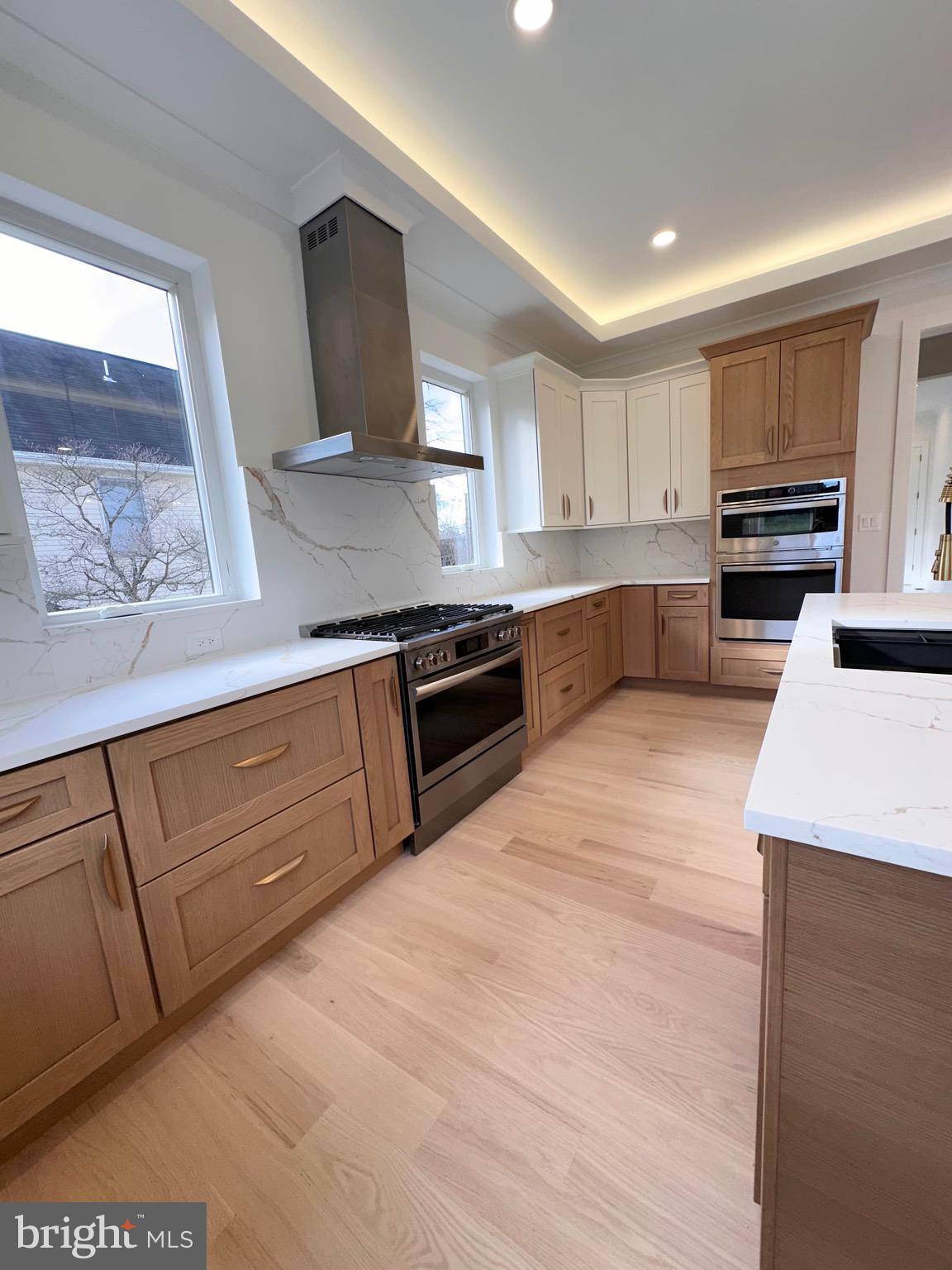 WOOD RUSSELL - Residential