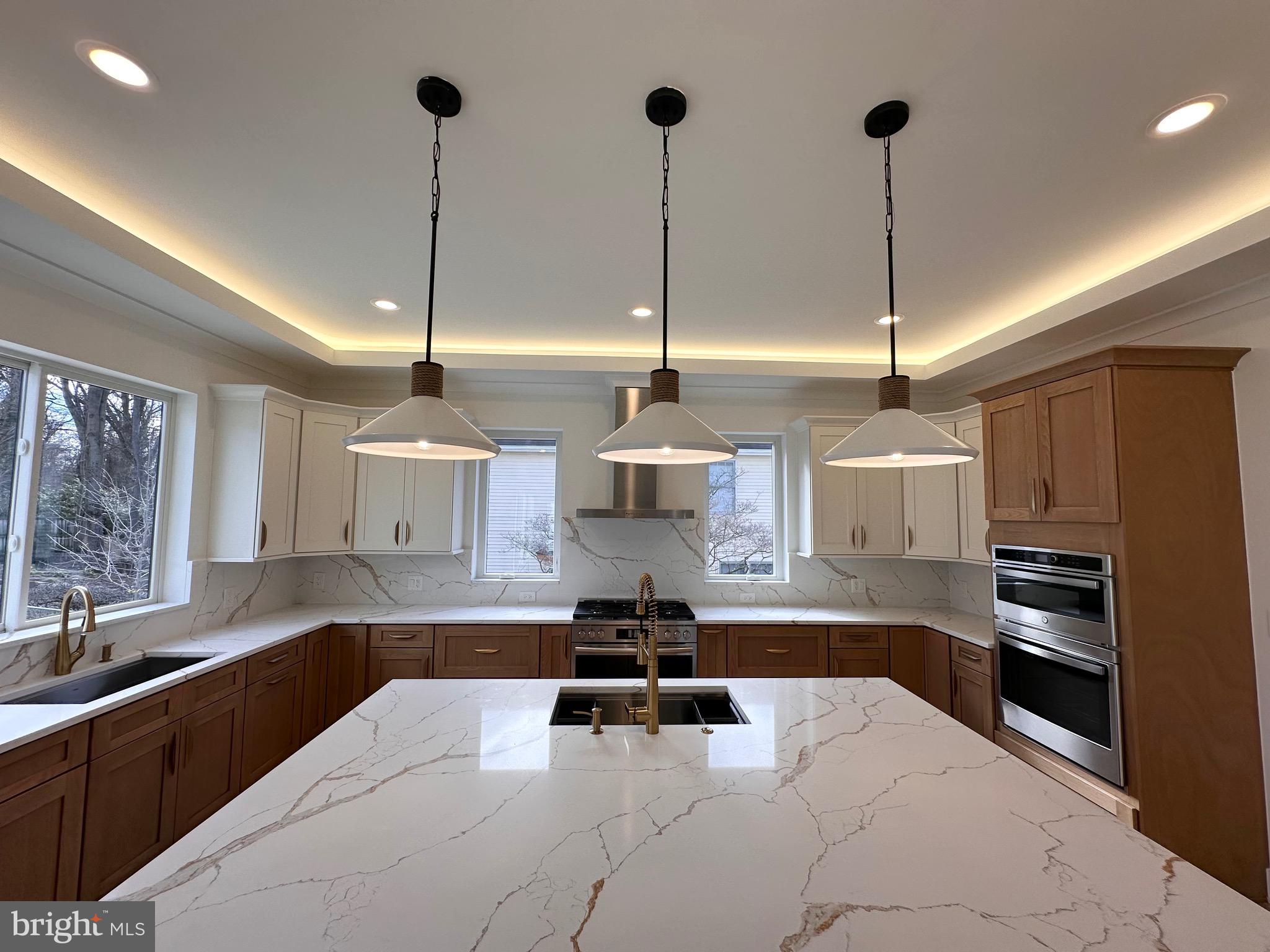 WOOD RUSSELL - Residential