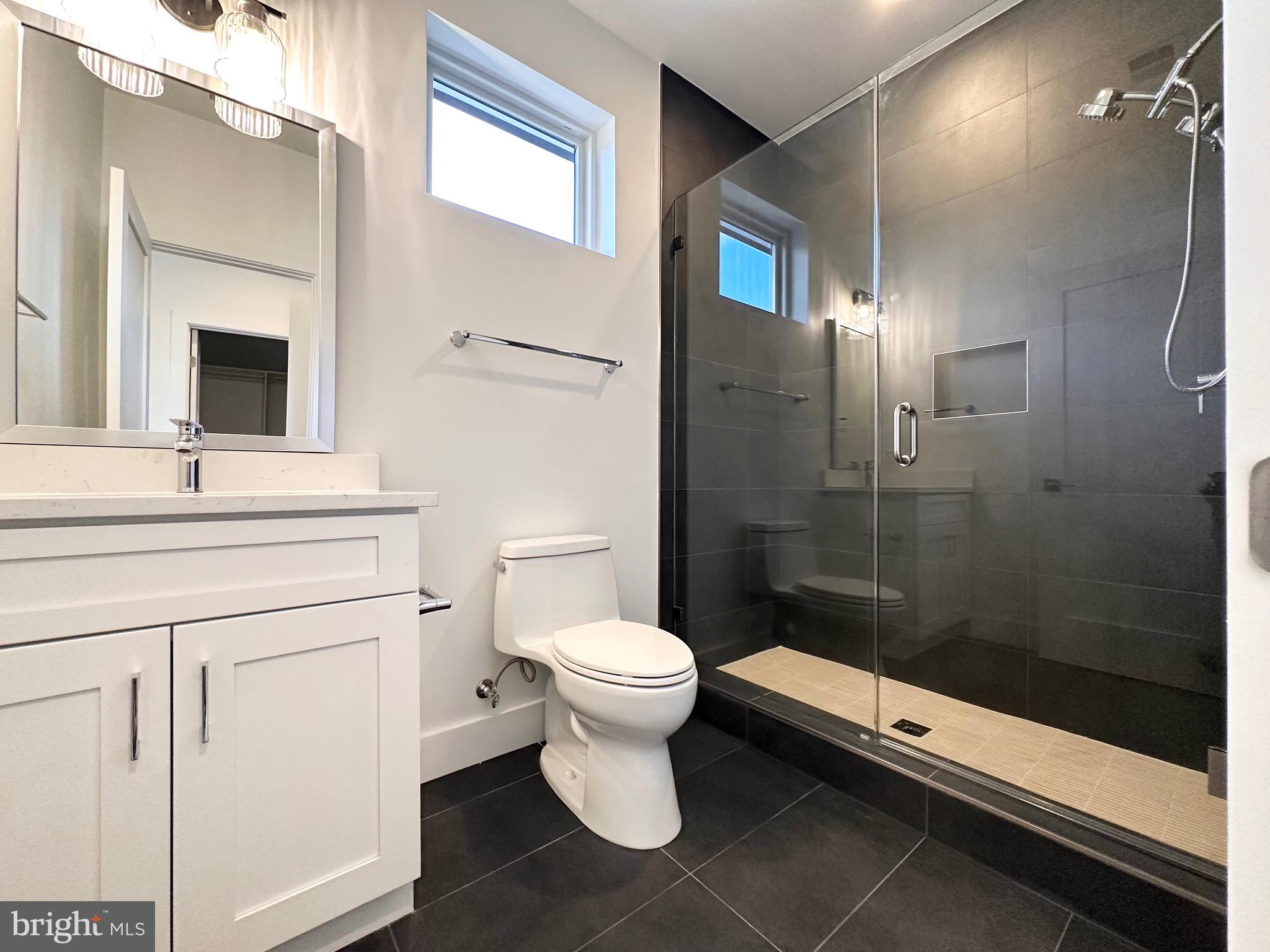 WOOD RUSSELL - Residential